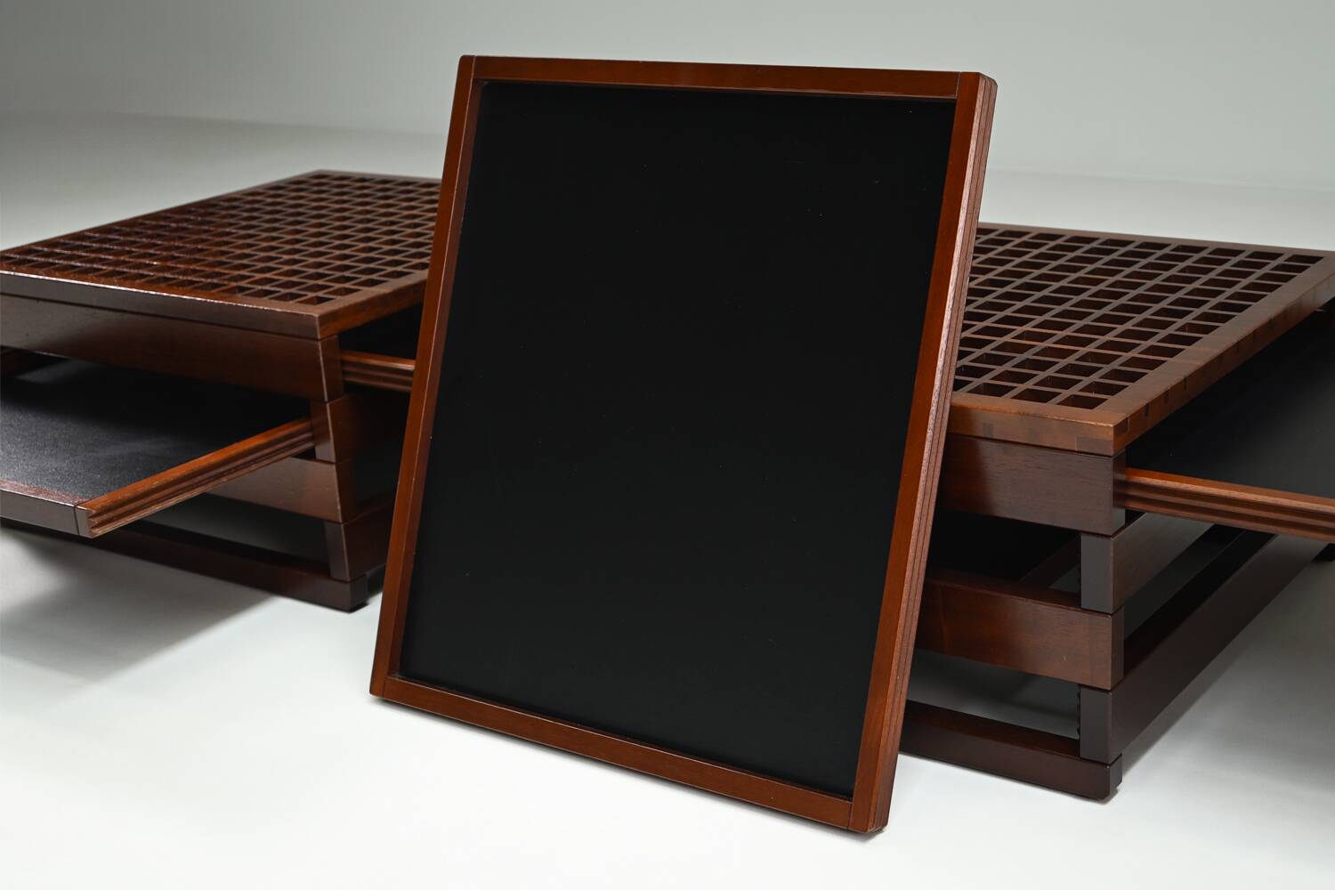 Set of 2 Tetra tables by Bernard Vuarnesson for Bellato, 1980s Italy.