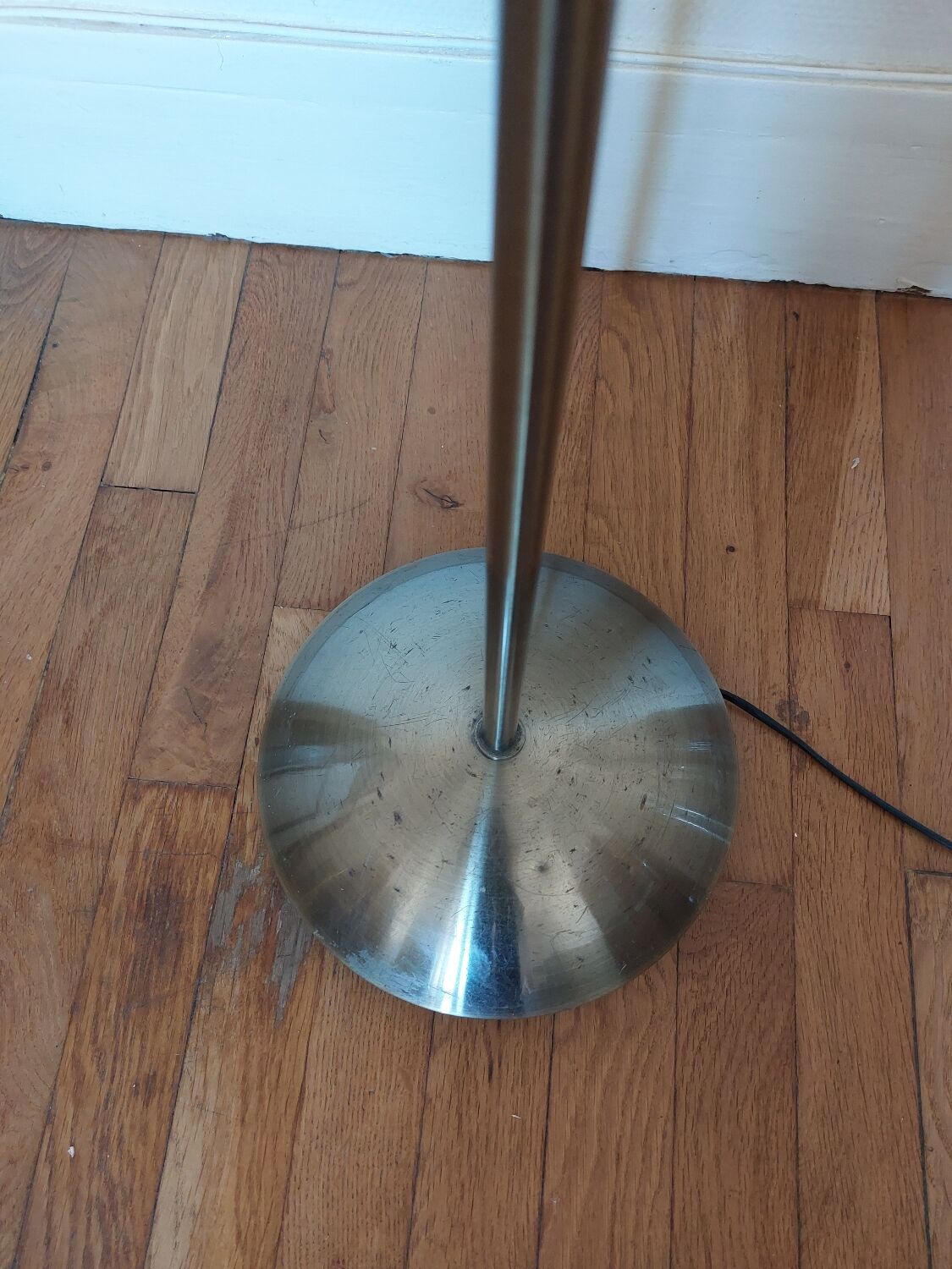 Vintage gold metal reading light