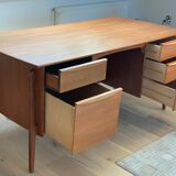 Scandinavian desk