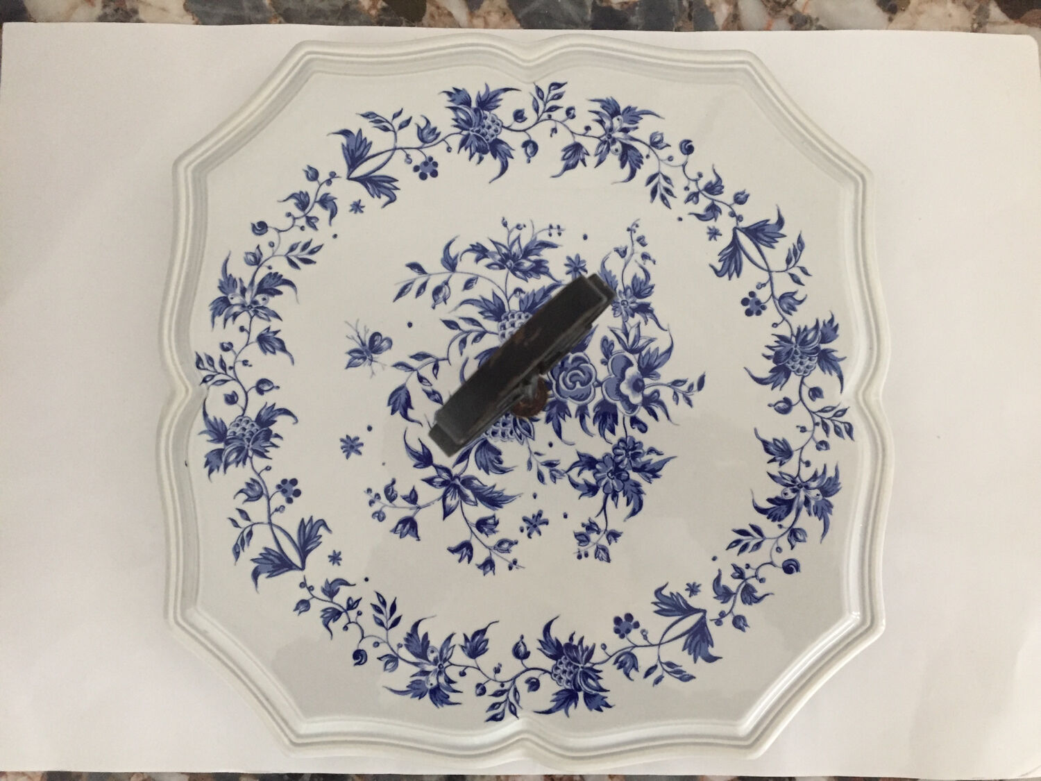 Vintage cake / cheese tray vintage display