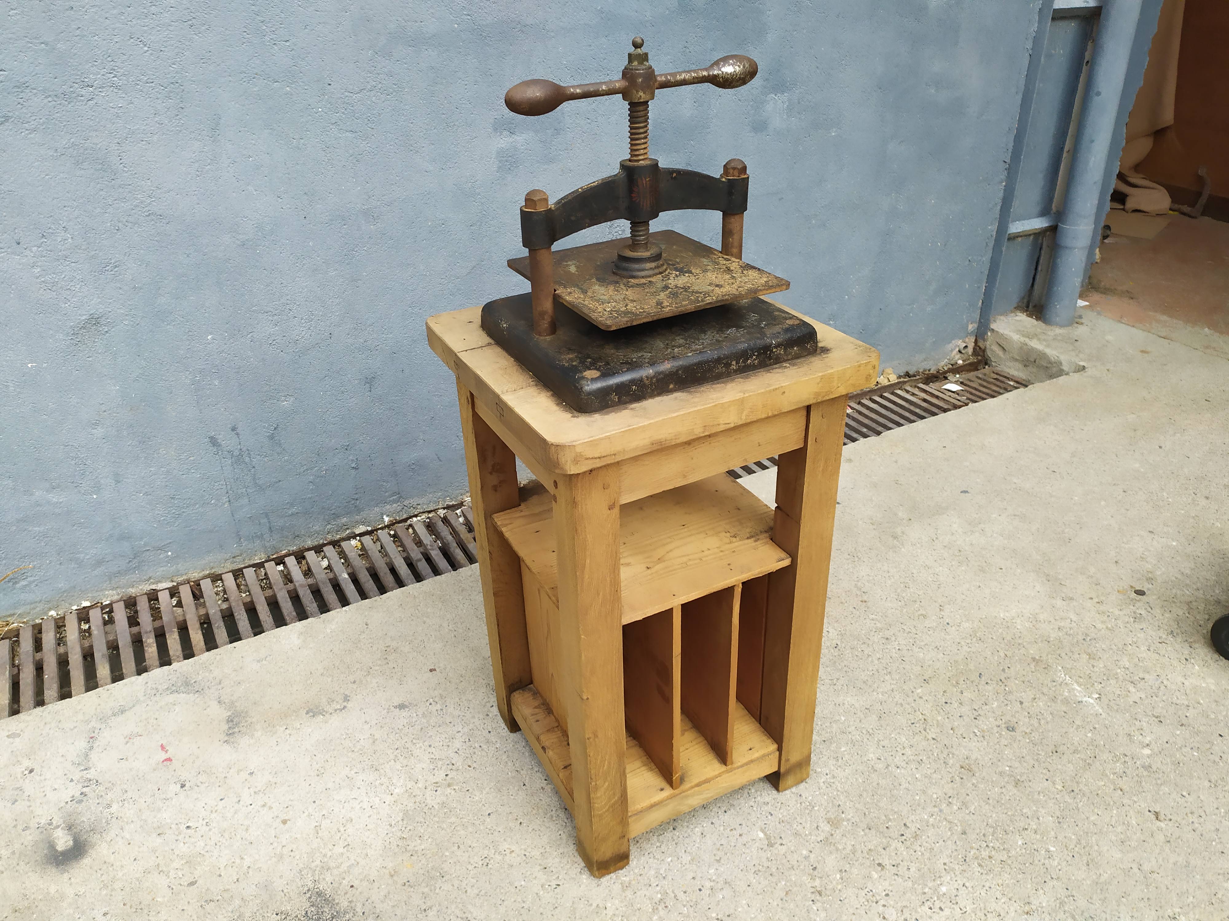 Press craft furniture