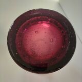 Vase en verre bullé violet