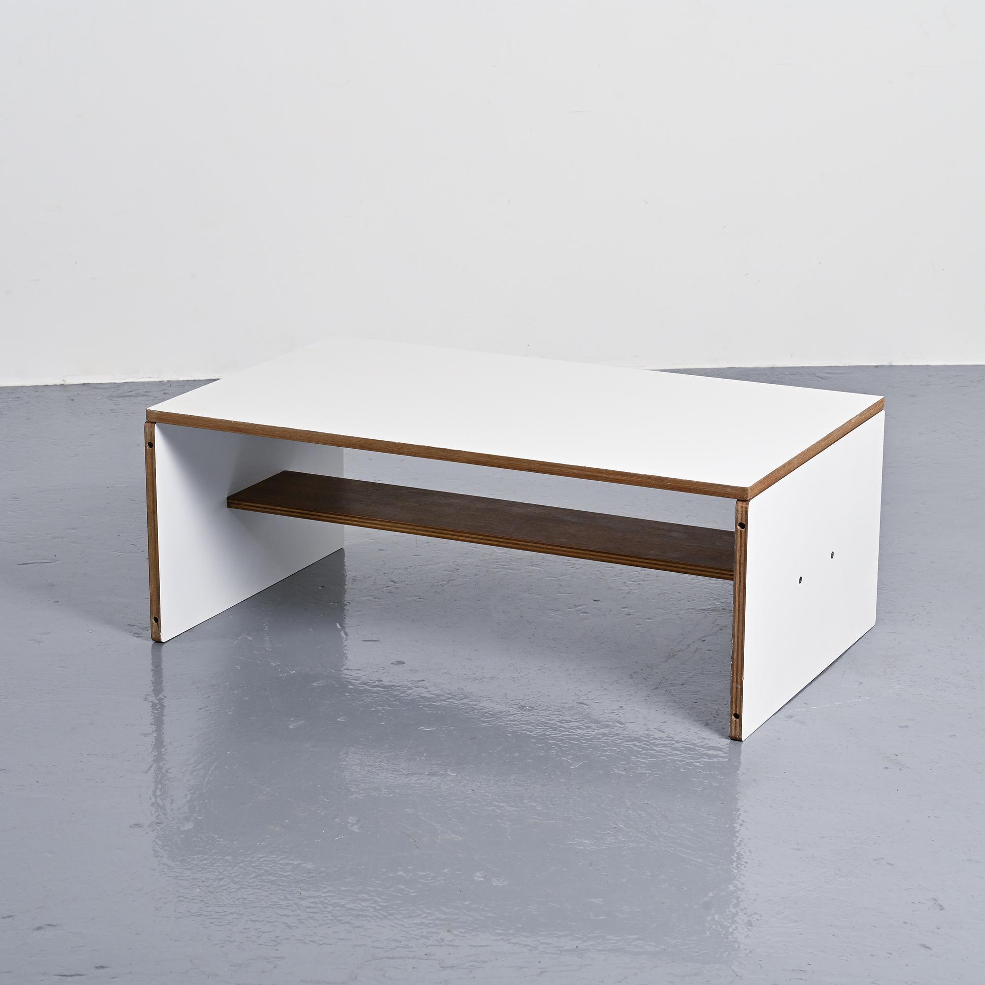 Modular table by Pierre Guariche for La Plagne, circa 1968.