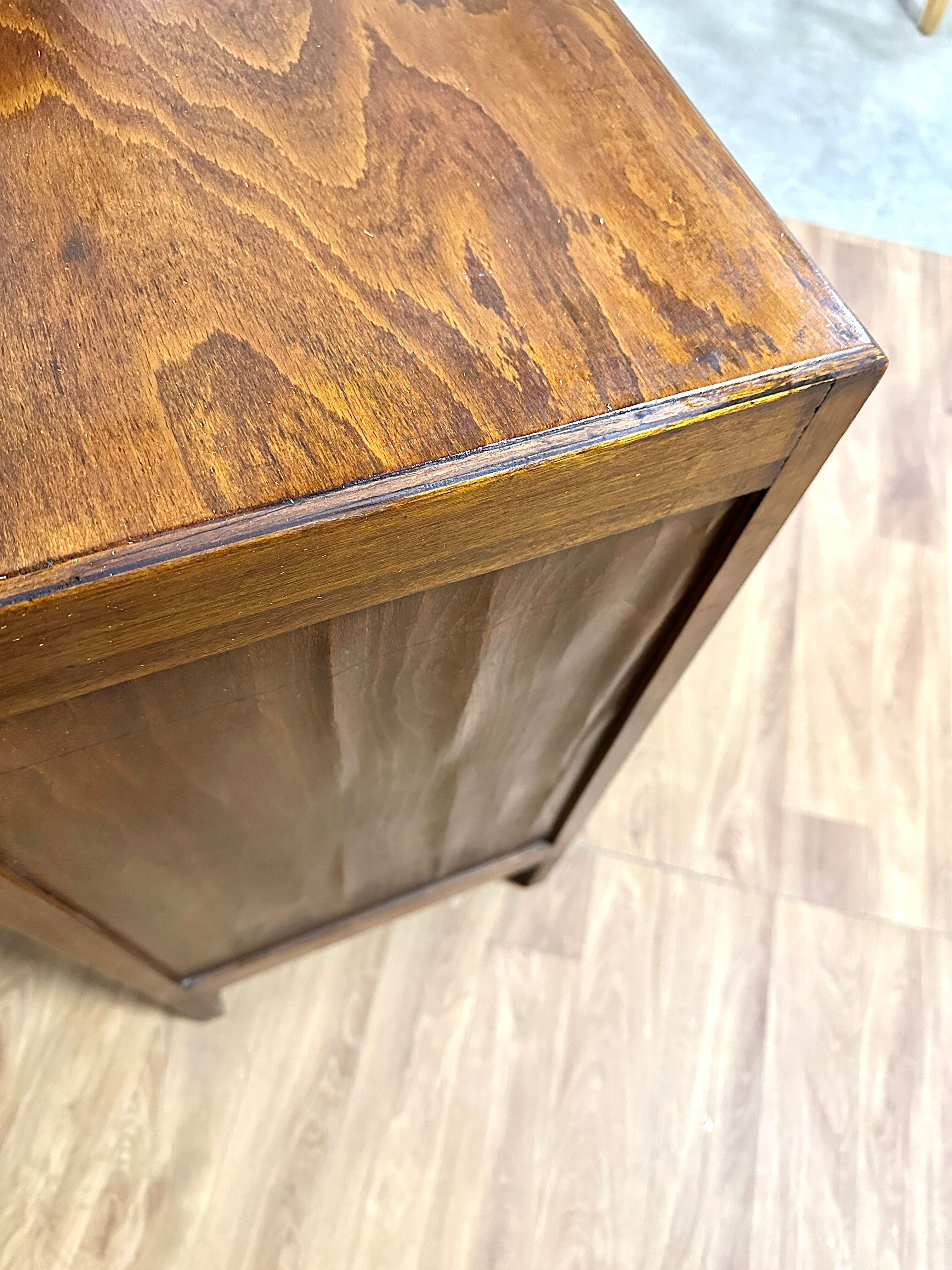 Commode vintage