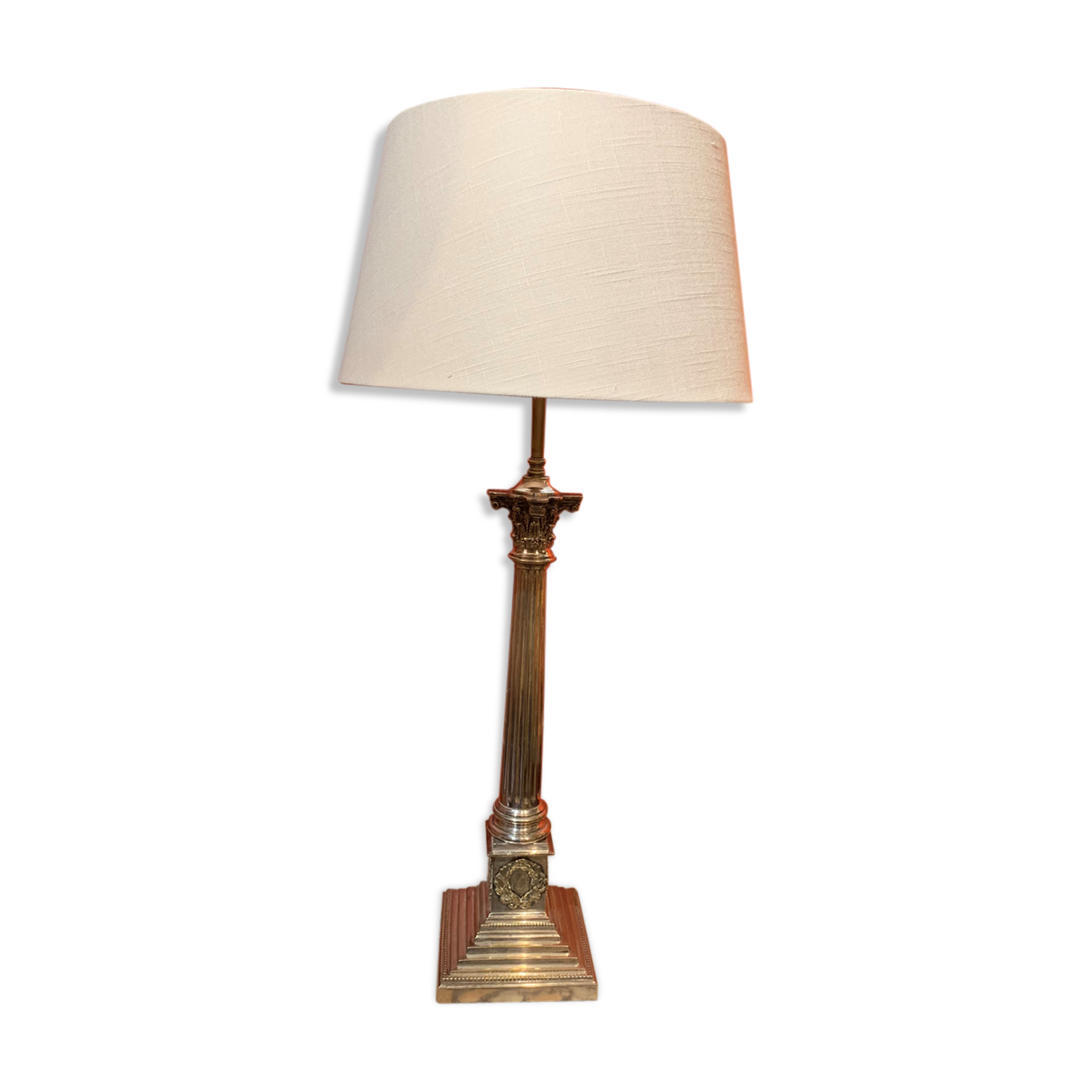 Métal argent néoclassique de lampe