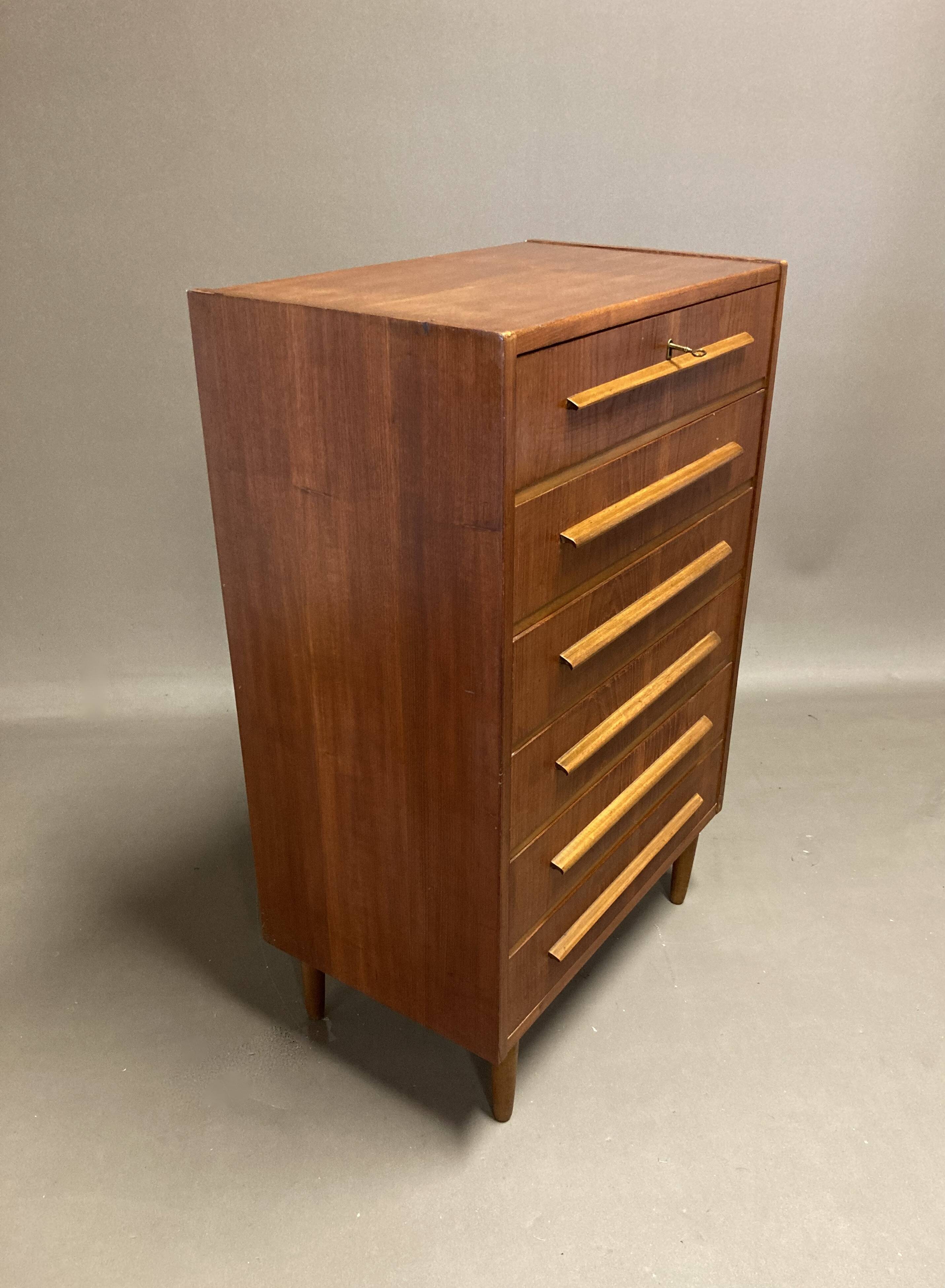 Scandinavian design chest of drawers 1950.
