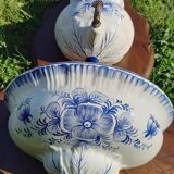 Decorated porcelain fountain