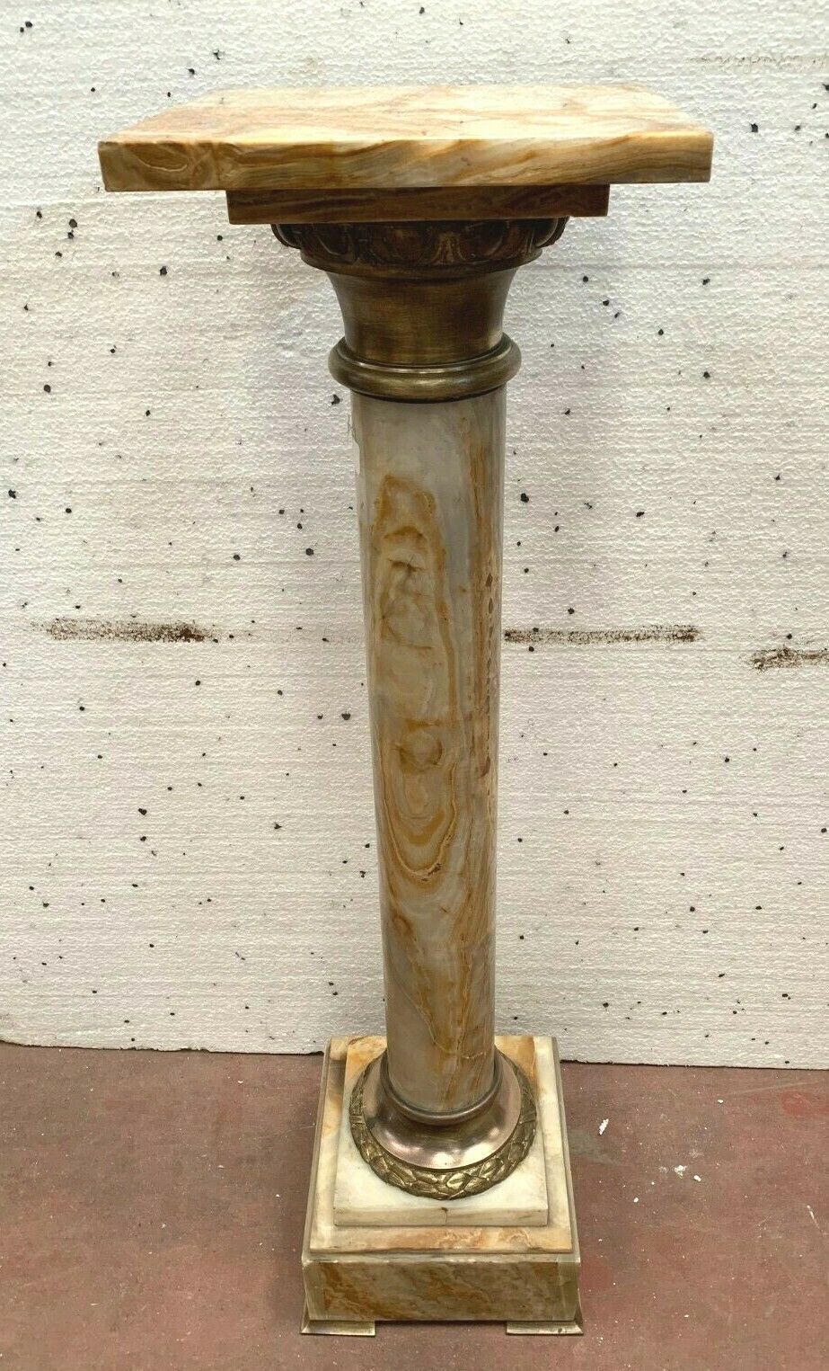 Presentation column in Onyx Pedestal turning XX century
