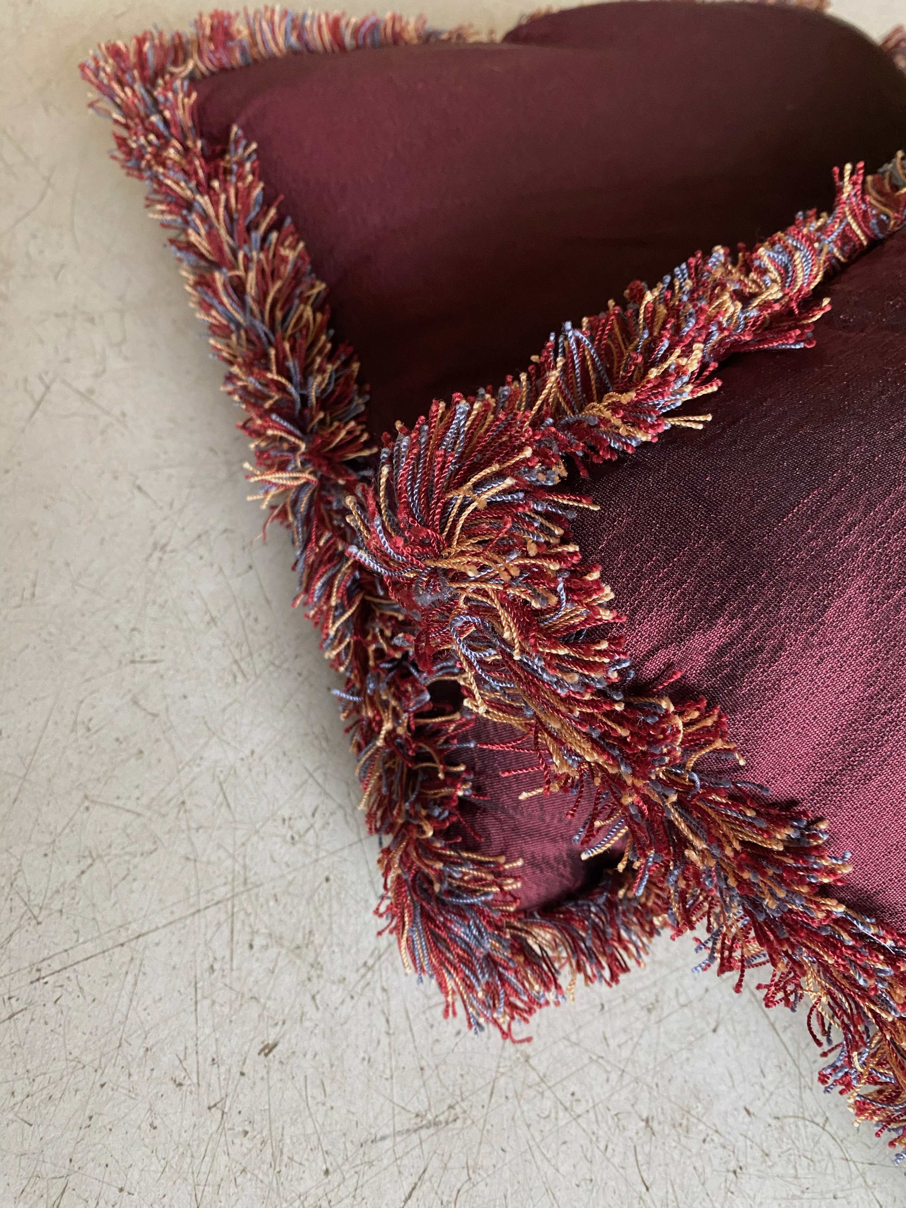 Lot 2 silk cushions 35 x 35 cm