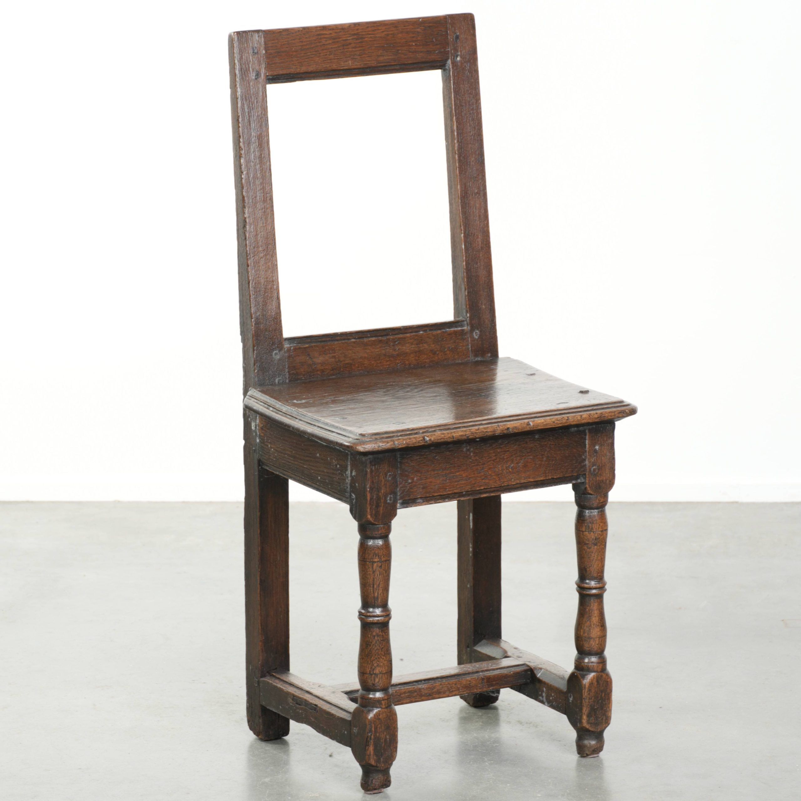 Chaise antique lorraine du XVIIIe siècle en chêne