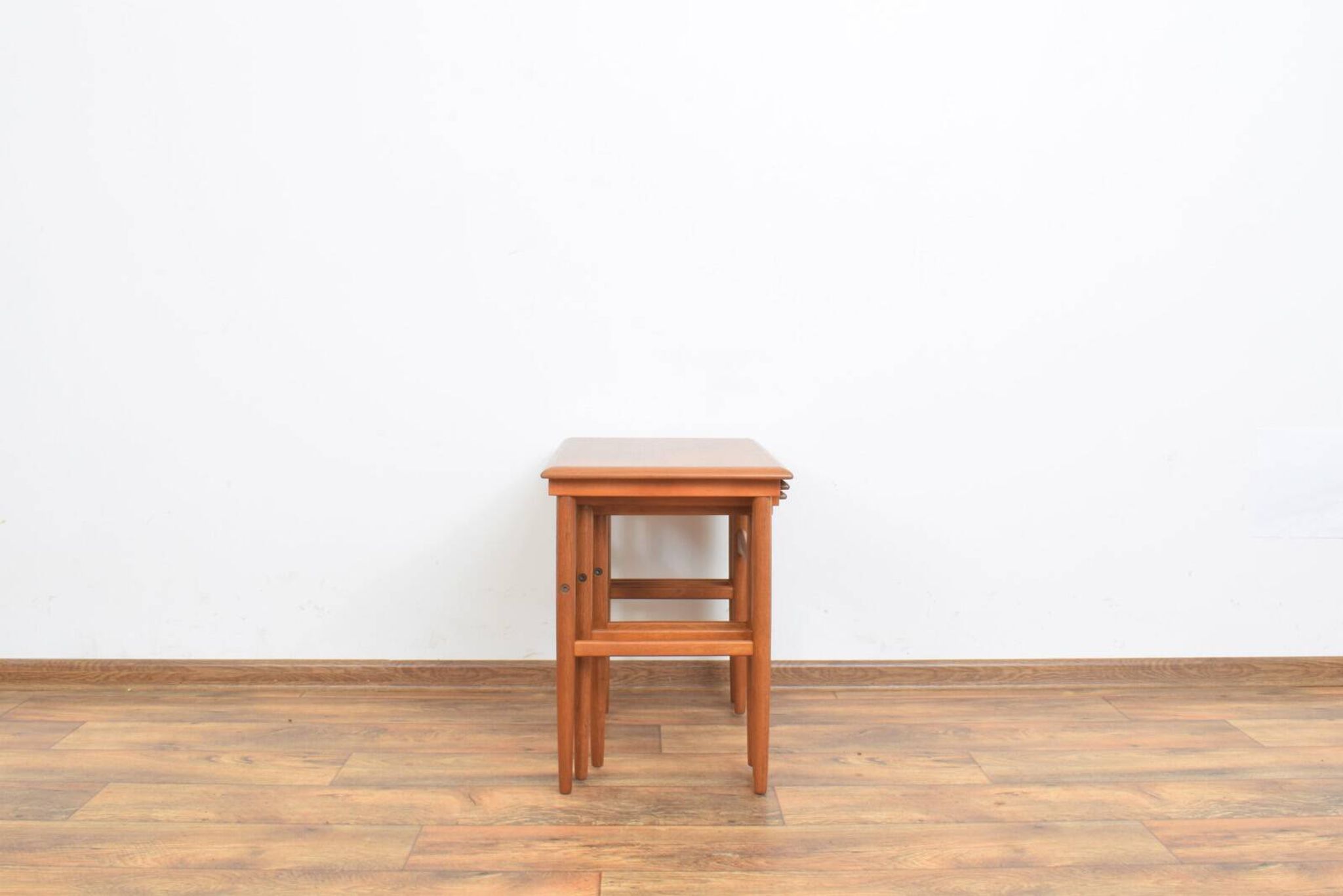 Tables gigognes en teck danois des années 50, ensemble de 3