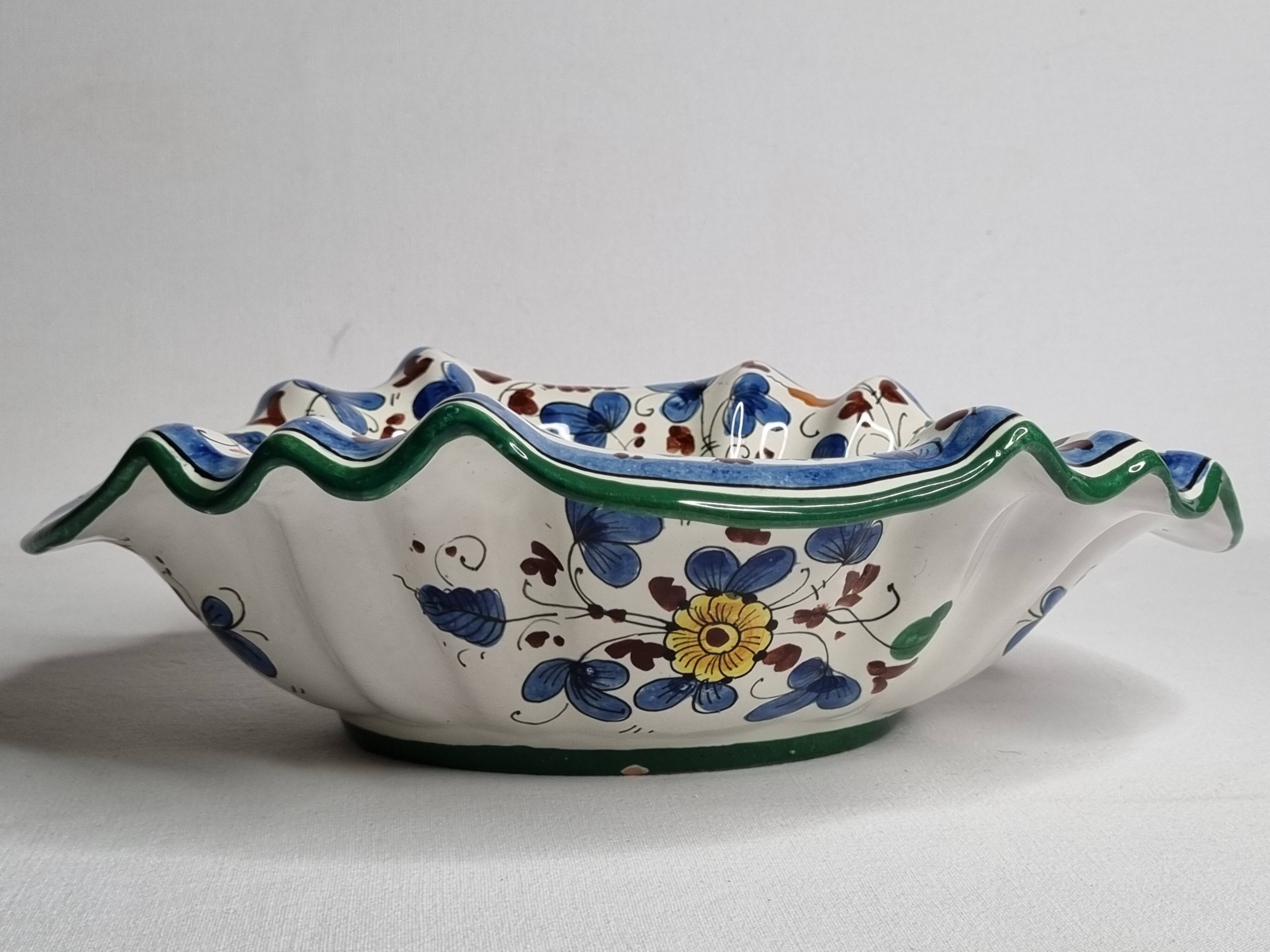 Deruta enameled ceramic bowl with bird decoration, 28 cm