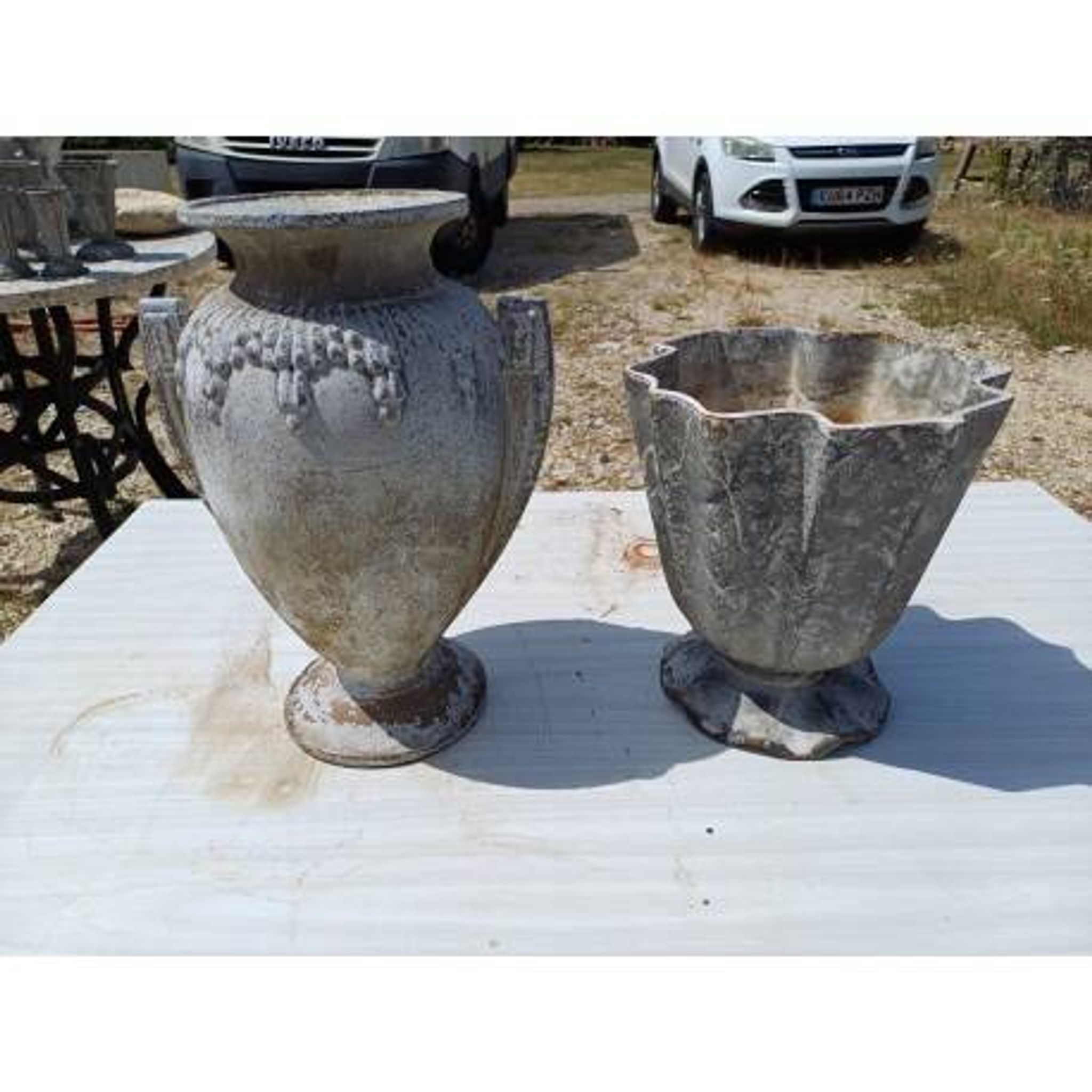 2 vases en fonte 1900 : Charleville - Mézières