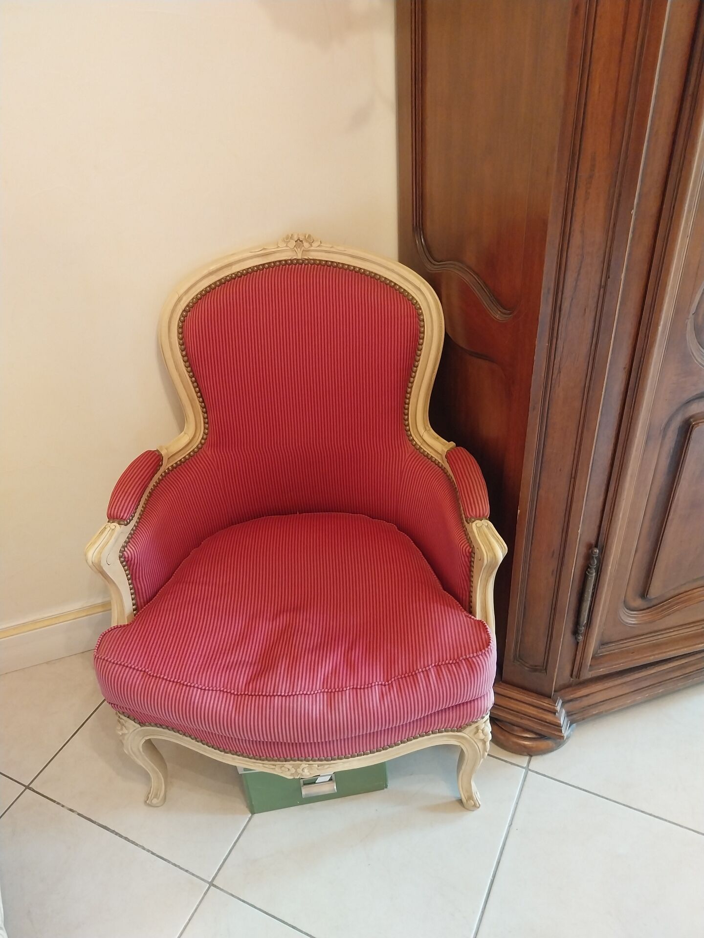 Fauteuil cabriolet style Louis XV