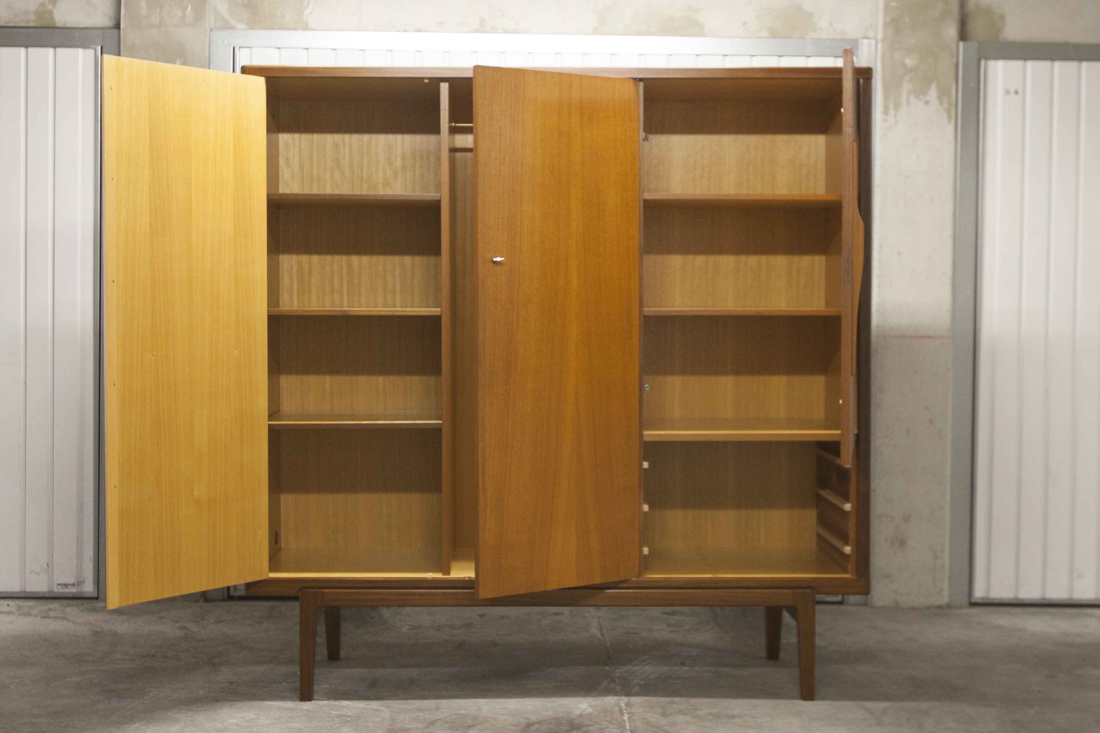 Armoire scandinave en teck 1969 NF Ameublement 202