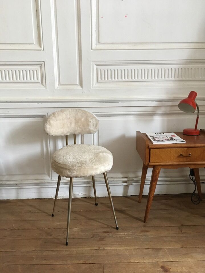 Vintage moumoute chair