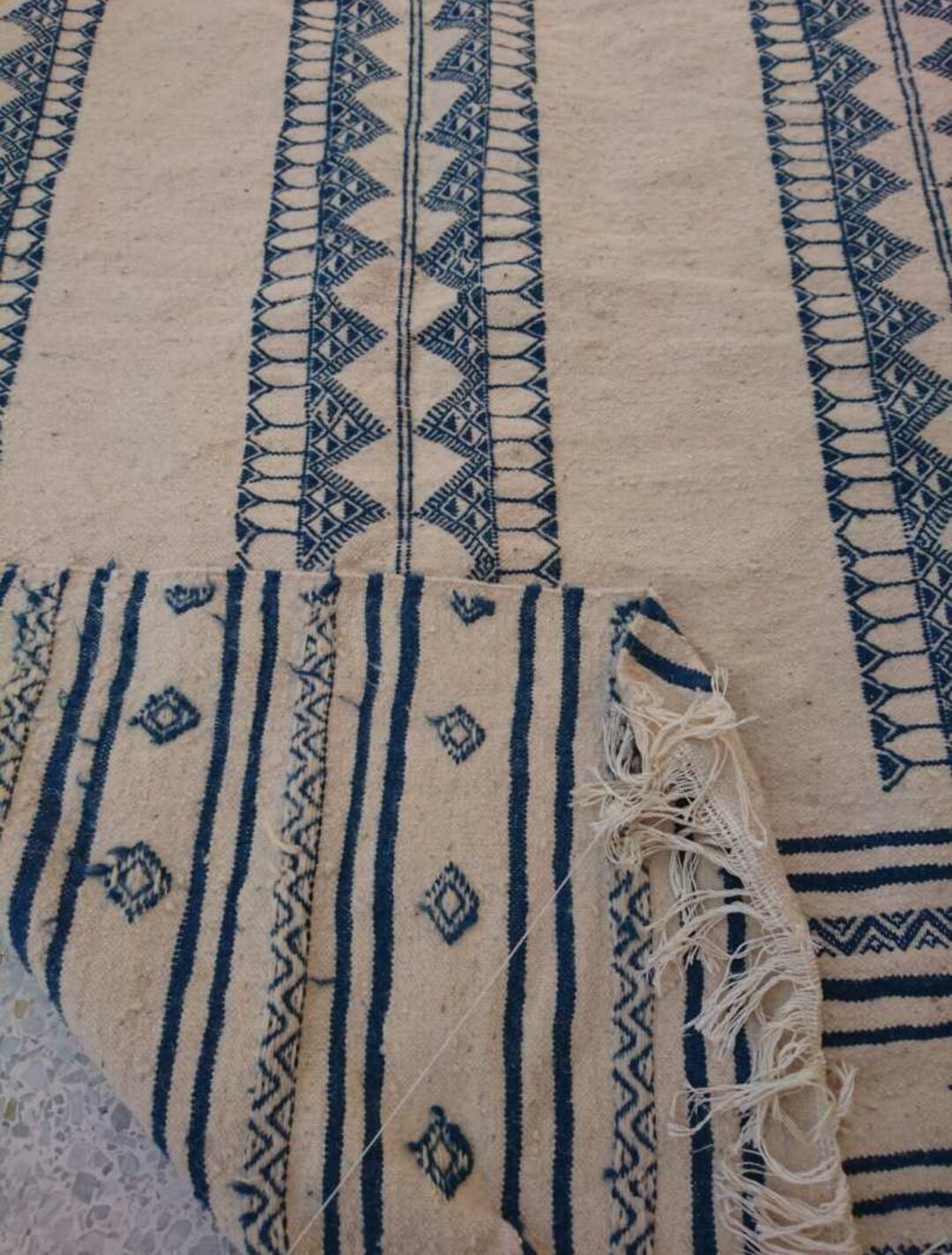 Beige and blue carpet 195x105cm