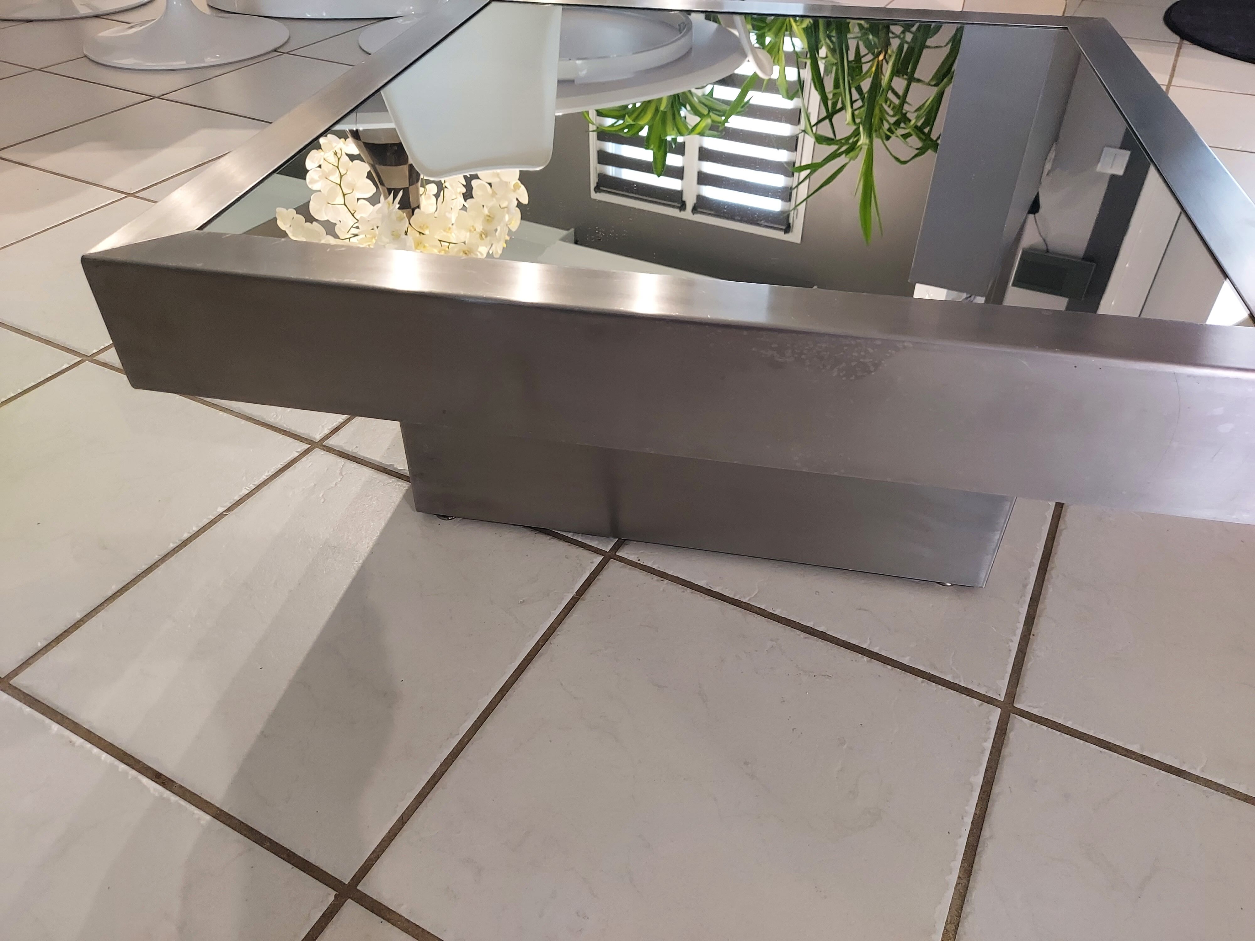 Living room coffee table Vintage design 1970s