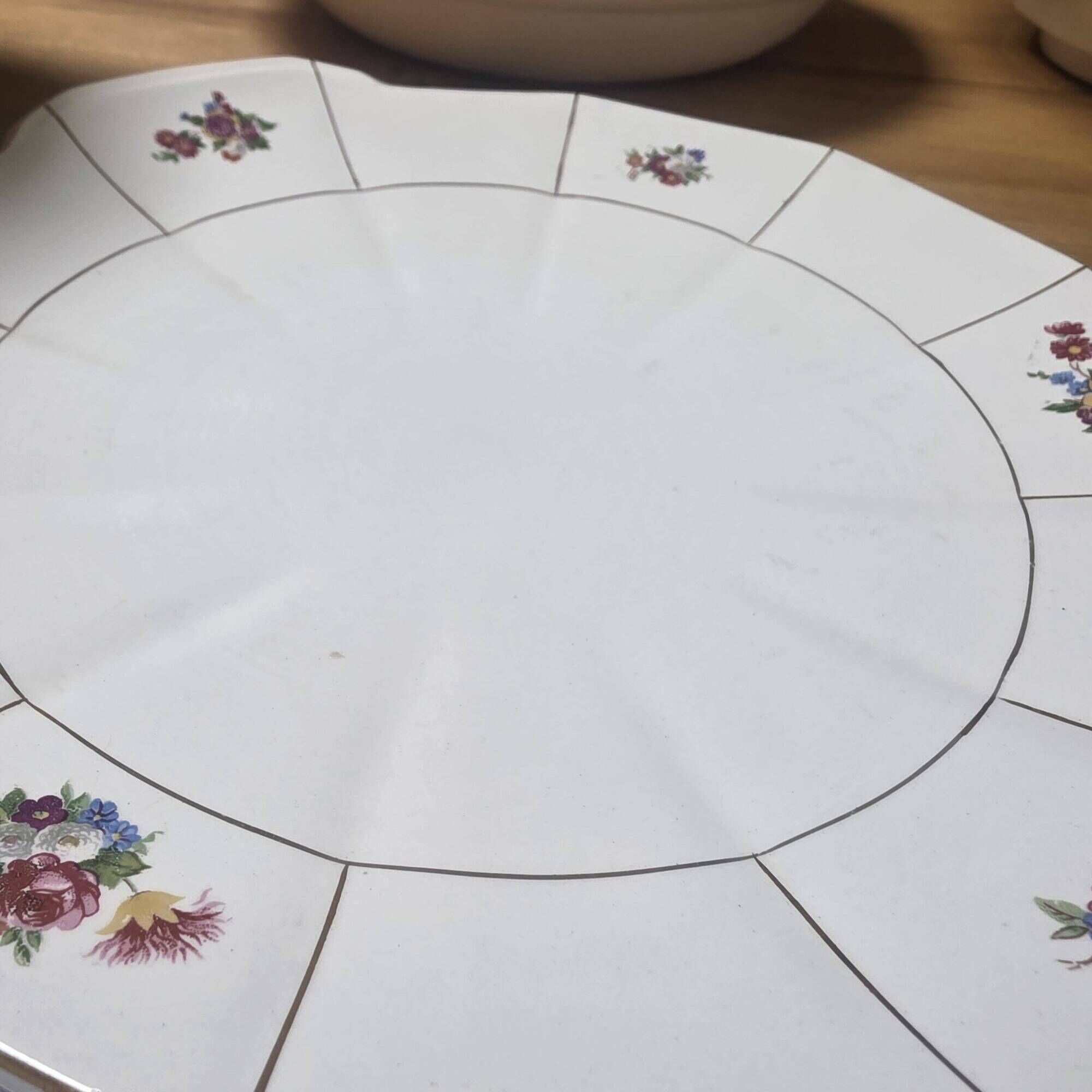 Set of 4 Digoin-Sarreguemines dishes