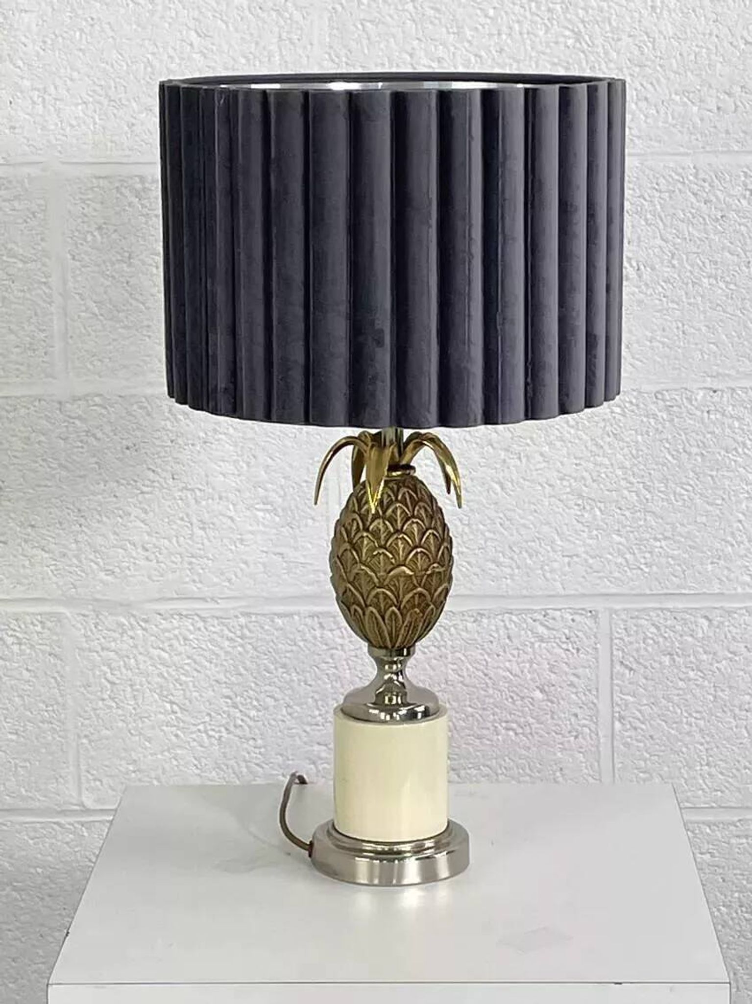 Lampe ananas en laiton vintage