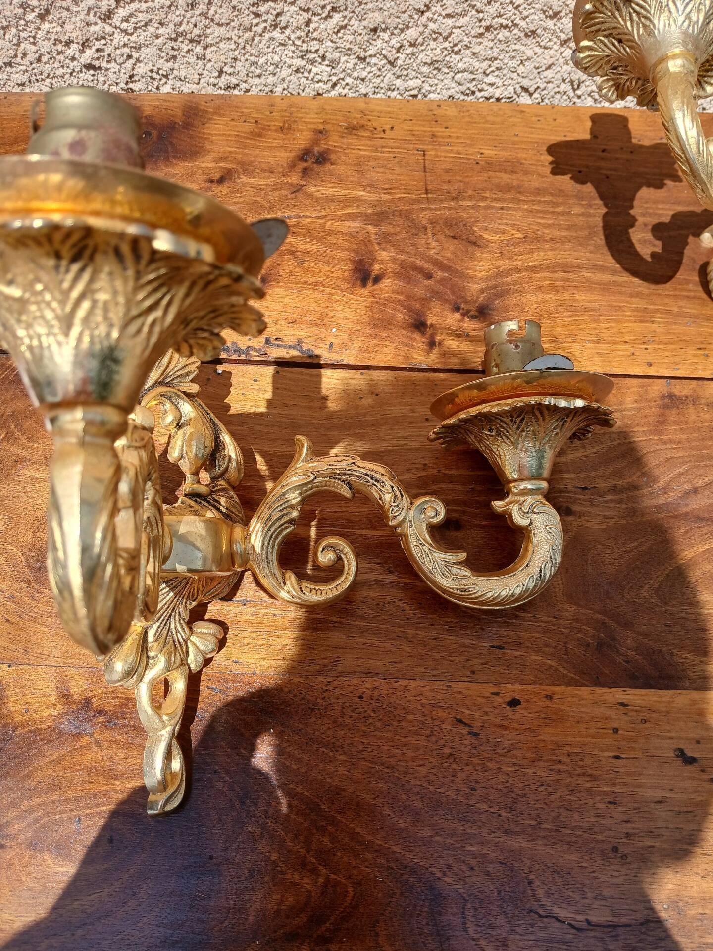 Pair of wall sconces in gilded bronze, Rococo style, Louis XV.