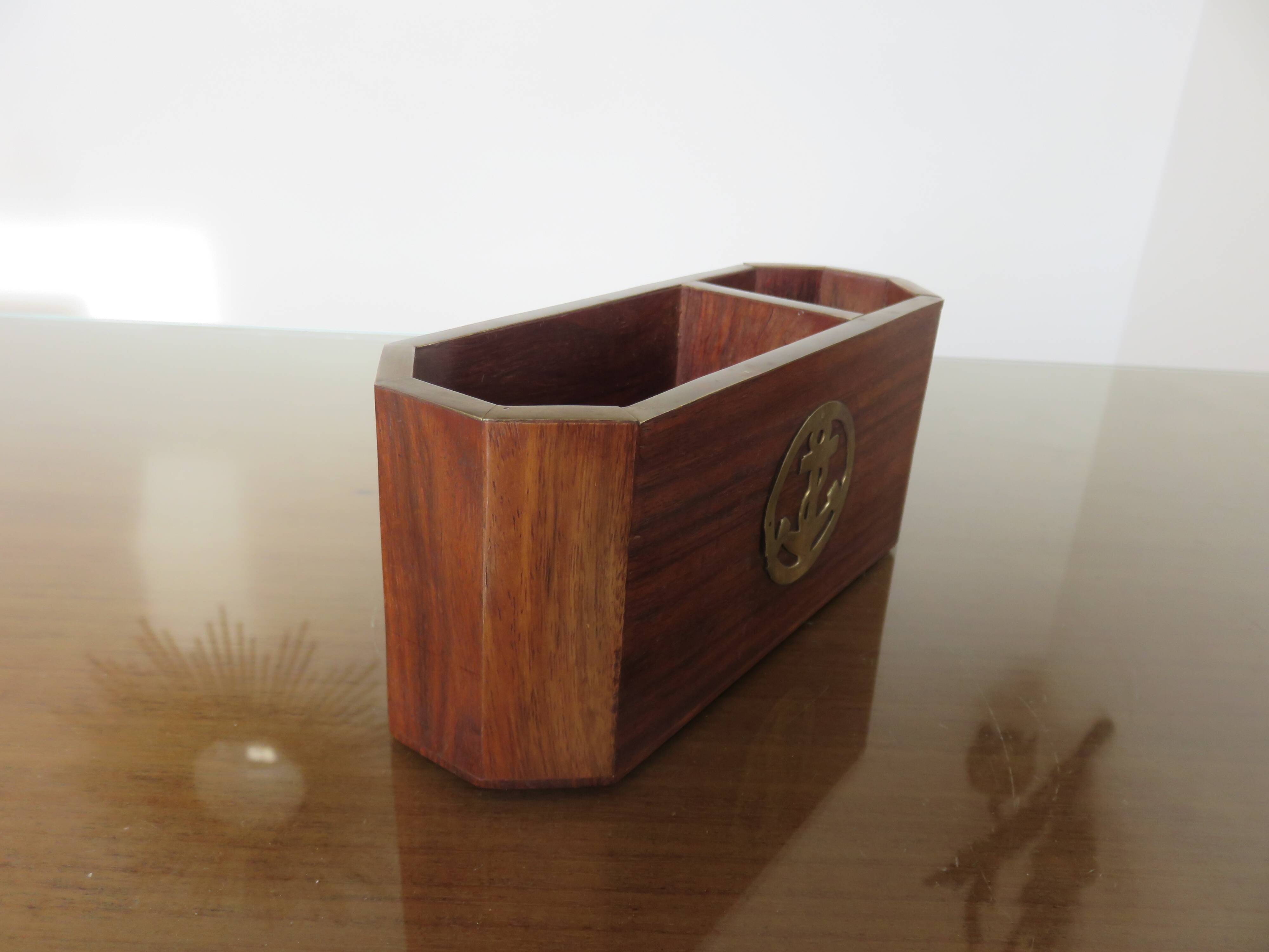 Porte crayon en palissandre et laiton 1970