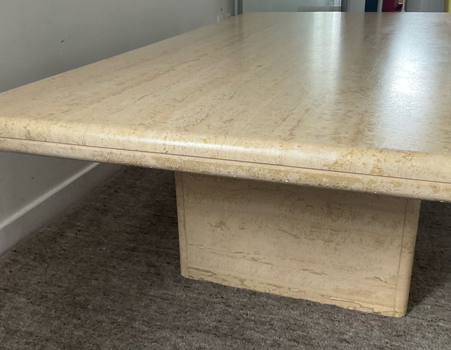 Table basse en travertin des années 70