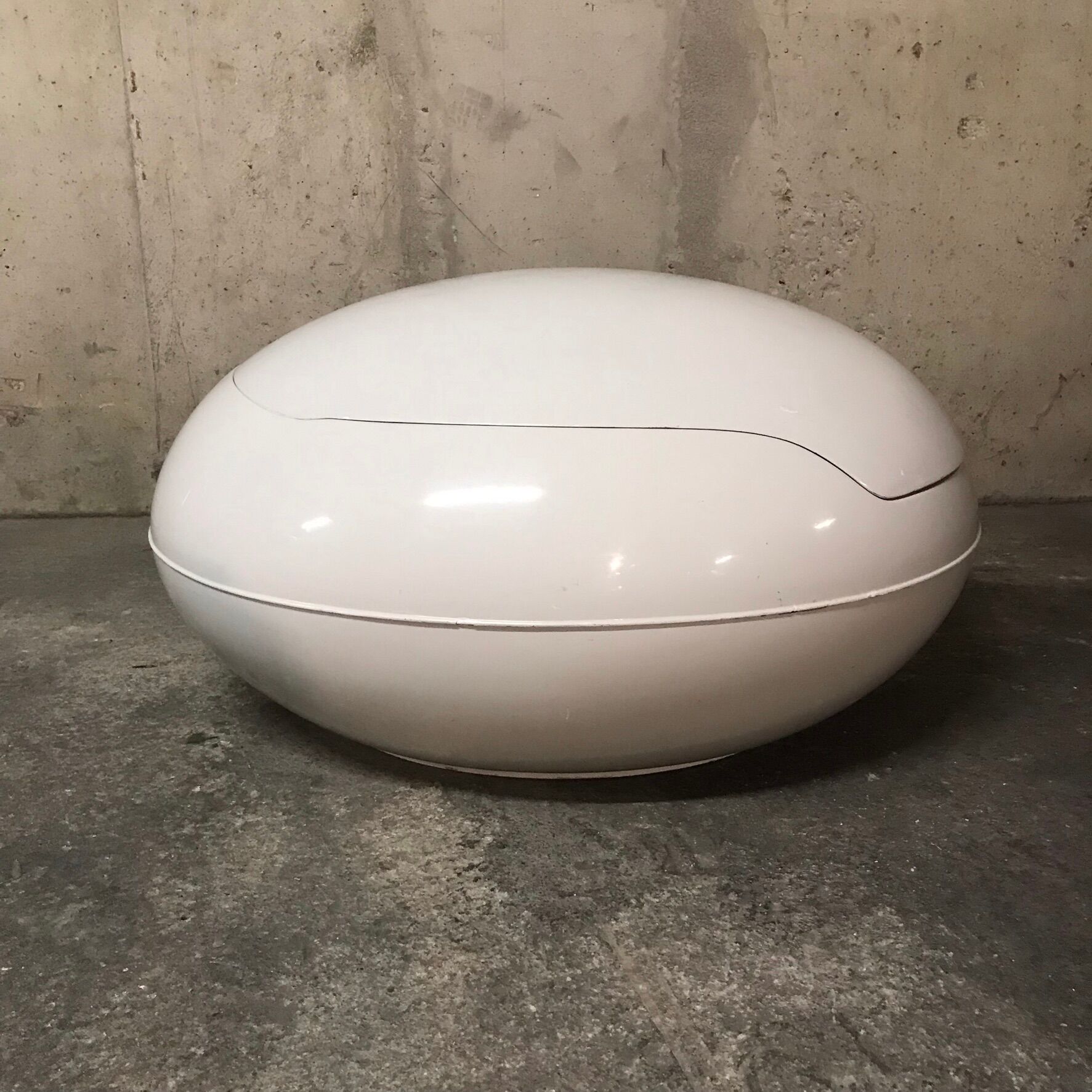 Peter Ghyczy's egg seat, Form Life collection 1970