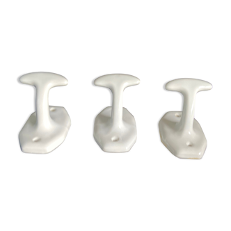 Set of 3 porcelain hooks