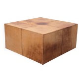 Table basse en cuir cognac à grands points des années 1970, France