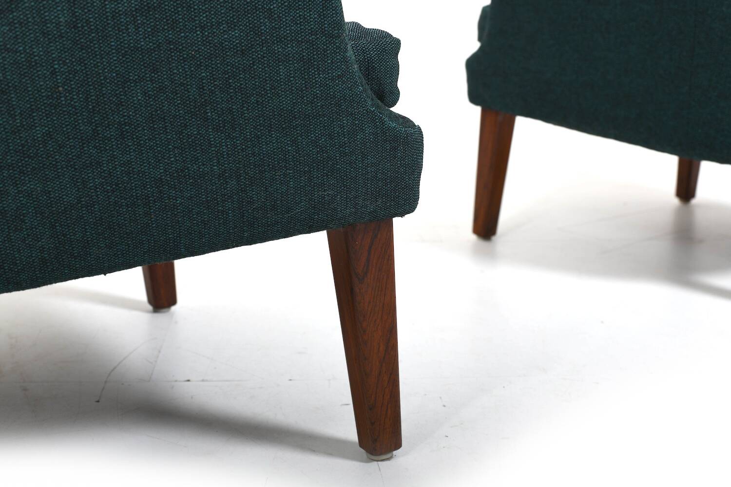 Rare Pair of AV-53 Easychairs by Arne Vodder 1953