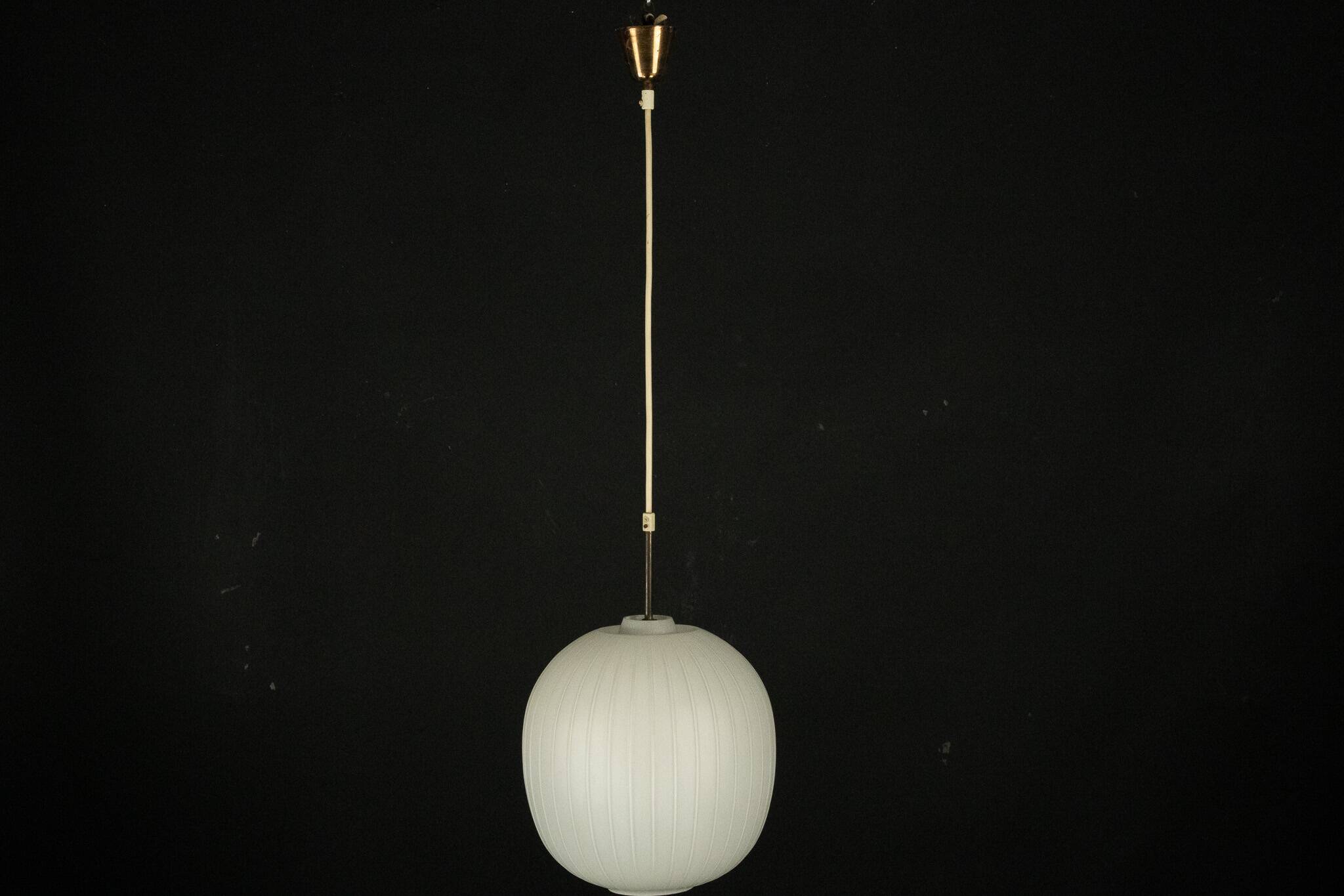 Mid-Century Italian pendant light in the style of Arredoluce Monza. Italy 1950