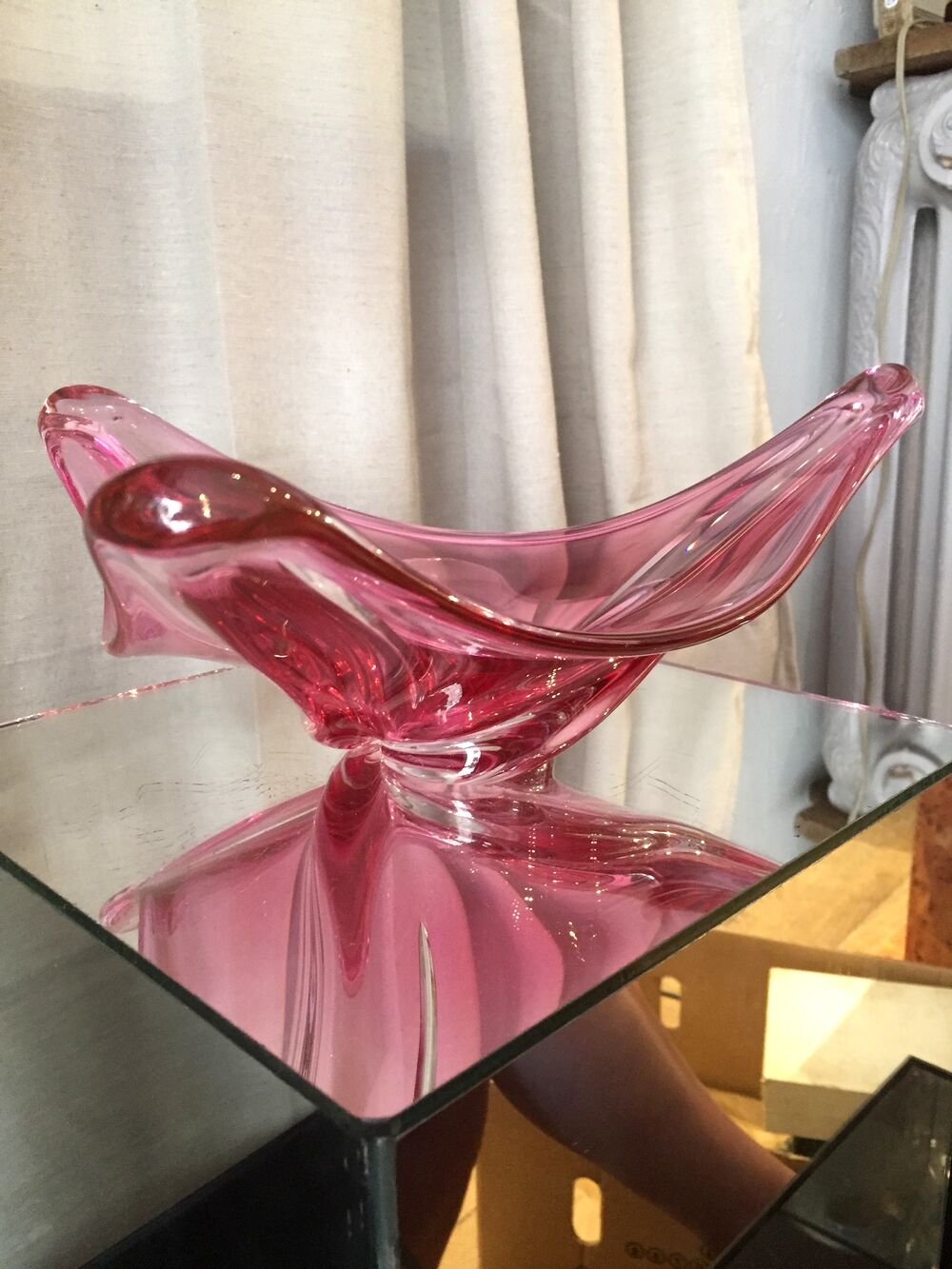 Triangular cut in val st lambert crystal of pink purple color