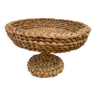 Fruit bowl on stand in woven rattan