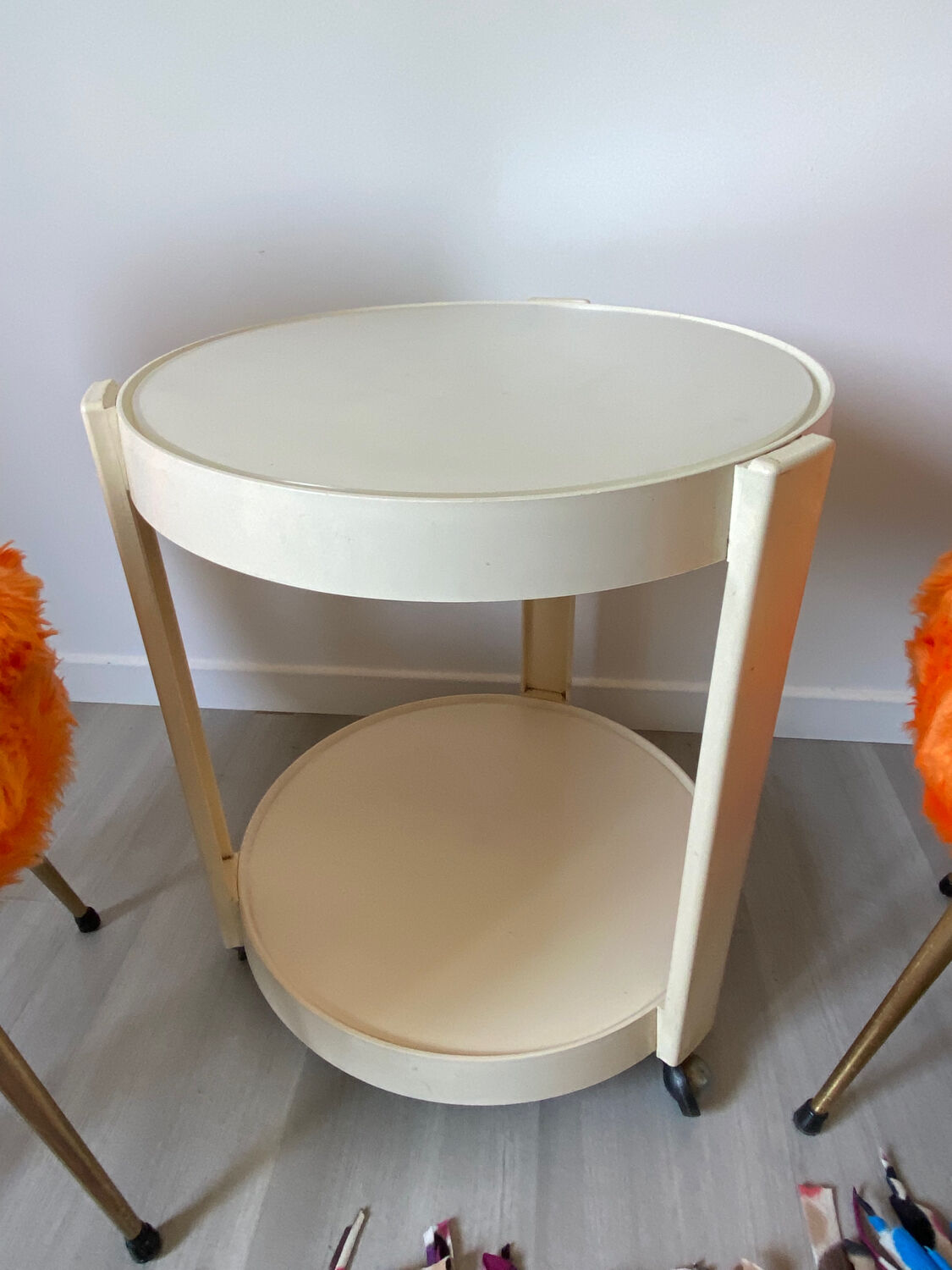 Vintage plastic service