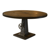 Industrial lathe table
