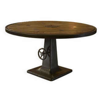 Industrial lathe table
