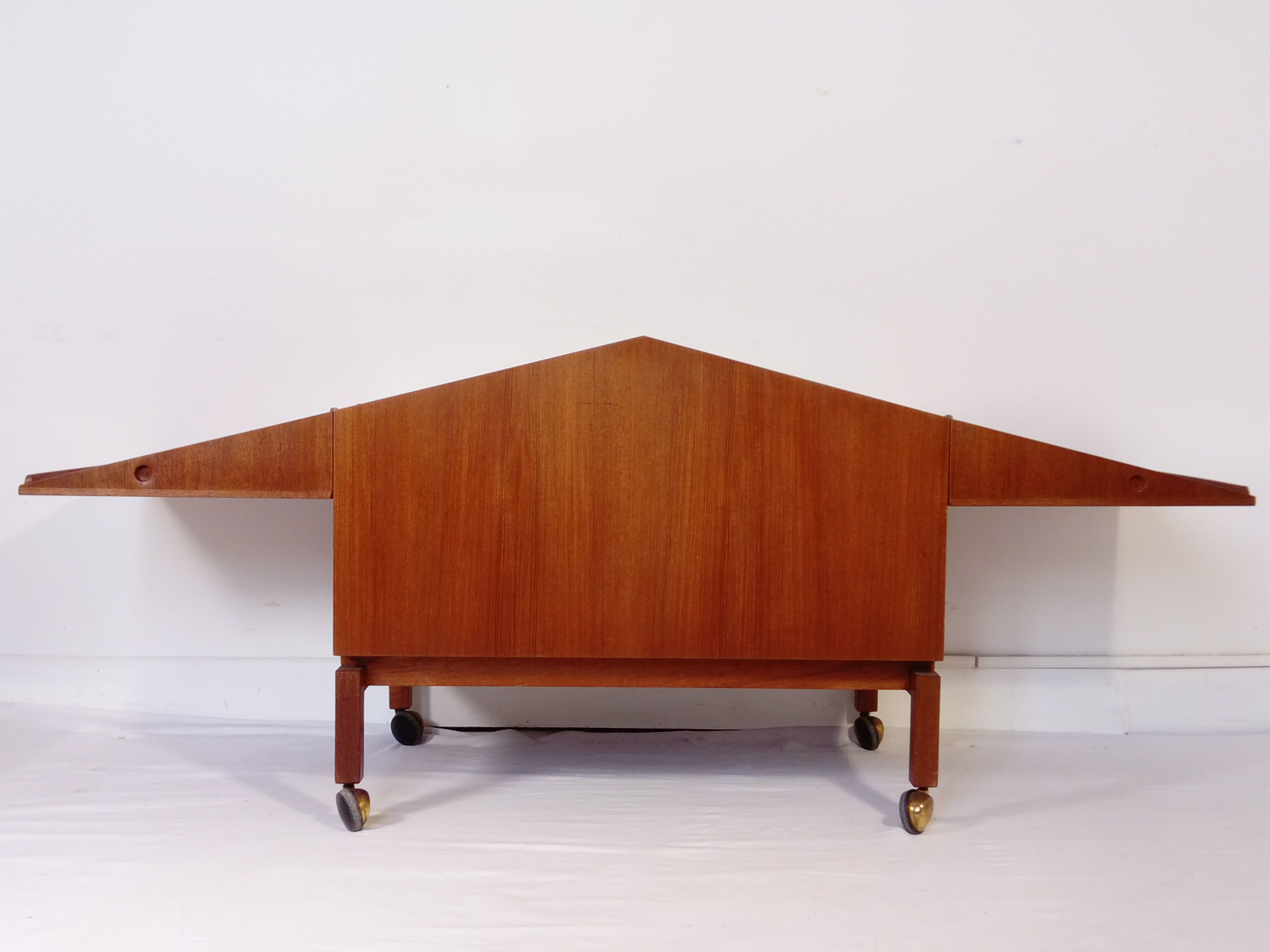 Bar on wheels teak and Rosewood - Denmark 1964