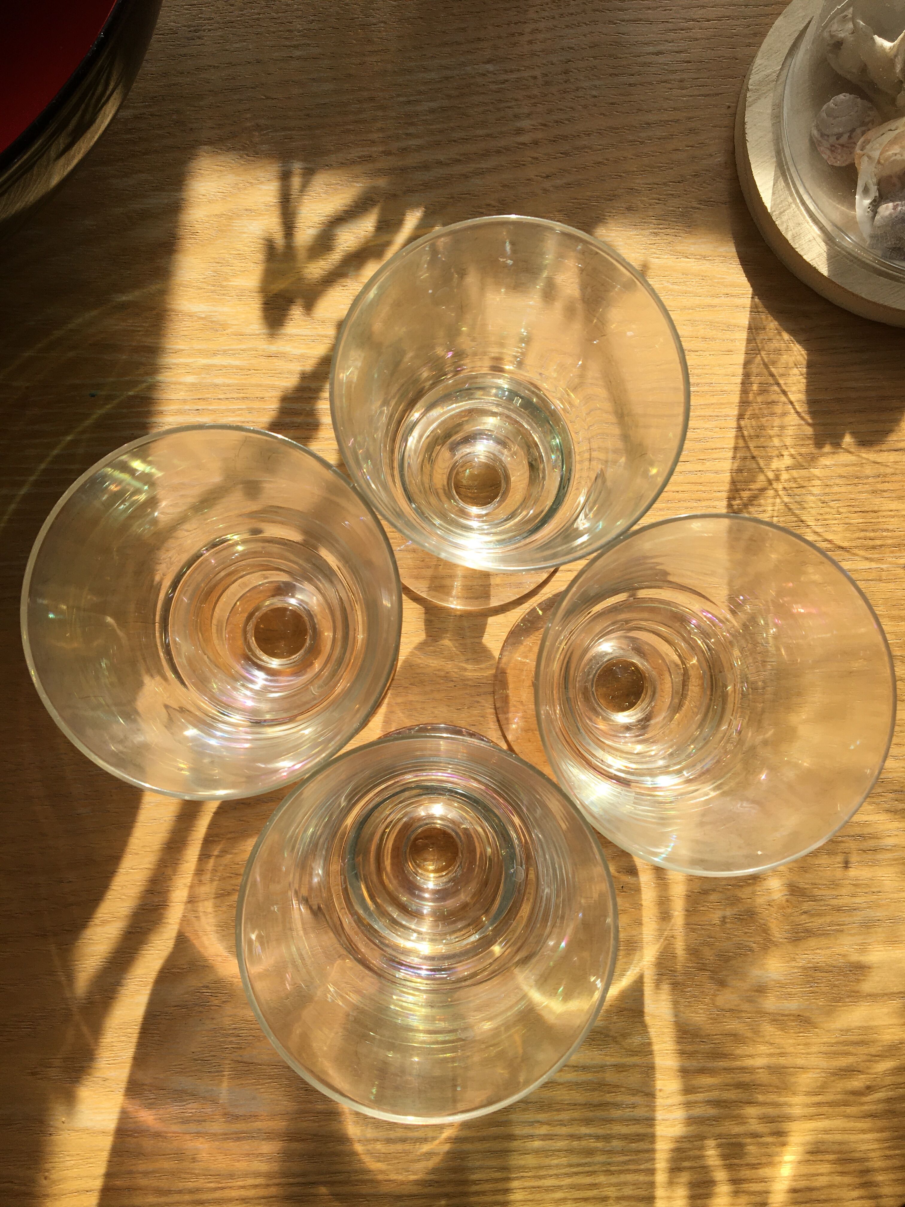 Lot 4 1930s glasses in iridescent mercuris glass