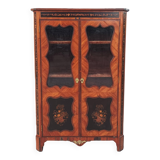 Louis XVI display cabinet in rosewood and amaranth veneer.