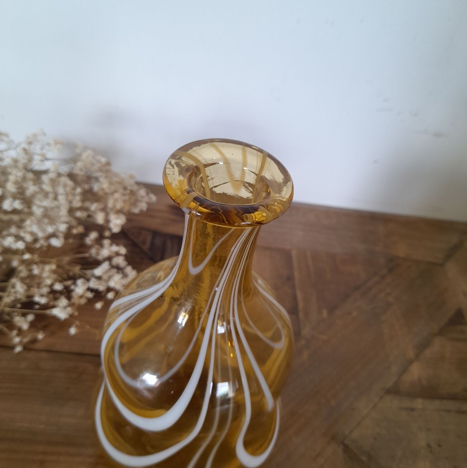 Glass vase