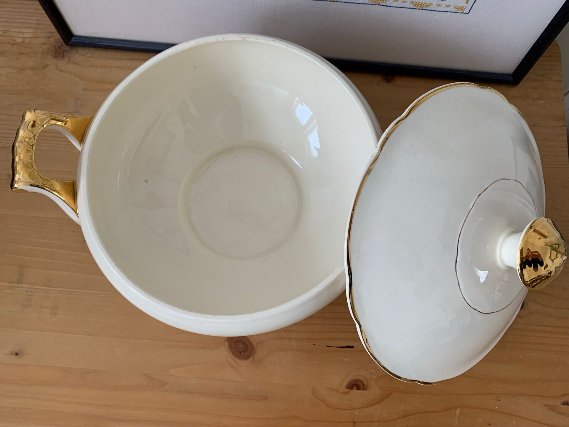 Antique soup tureen Villeroy & Boch