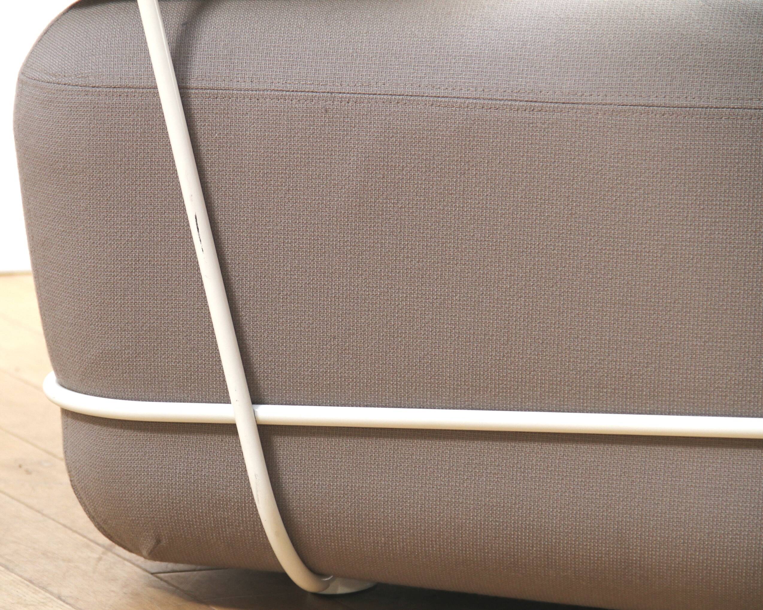 Pebble designer armchair, Bla Station