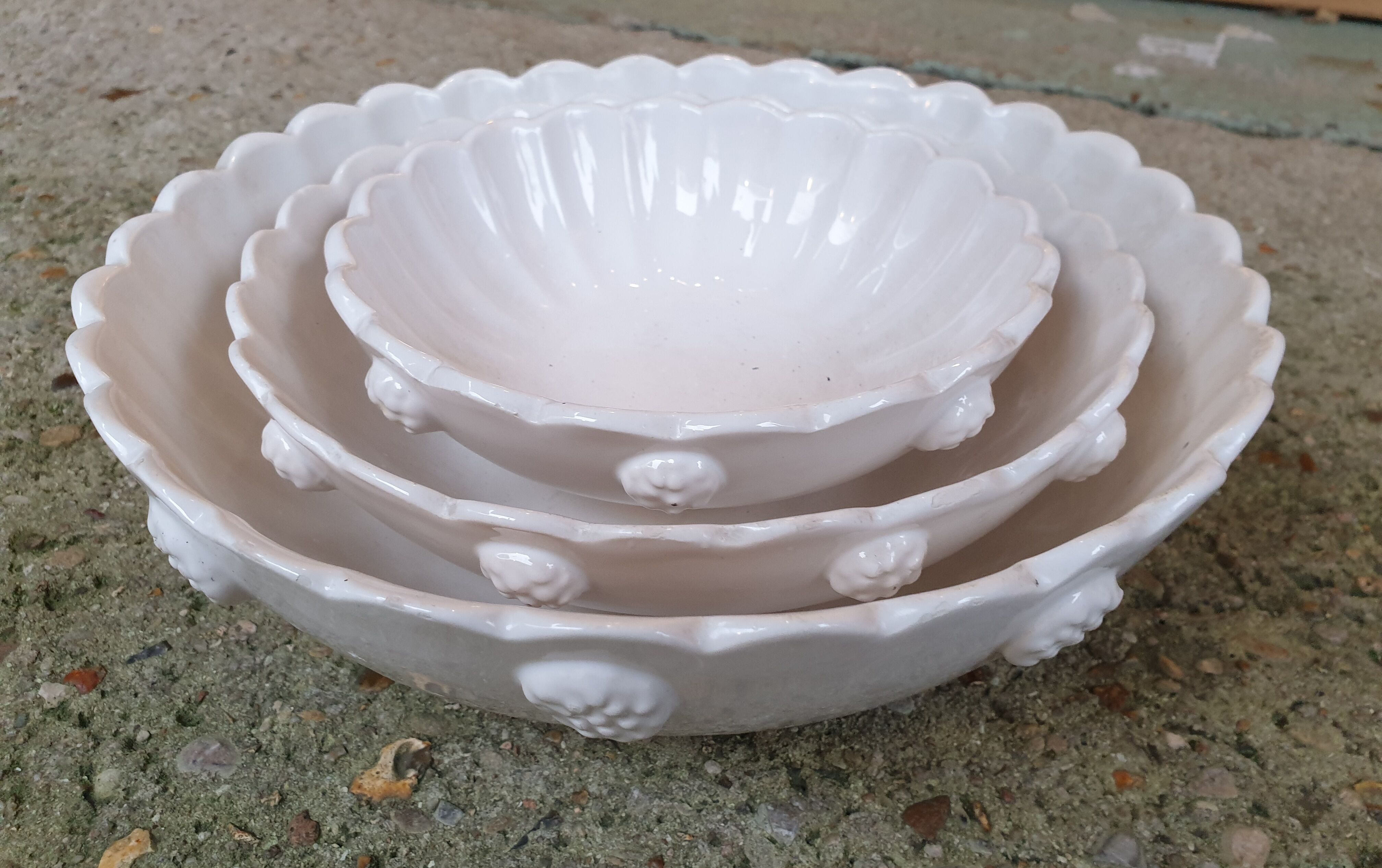 Hollow dishes old salad bowl white earthenware