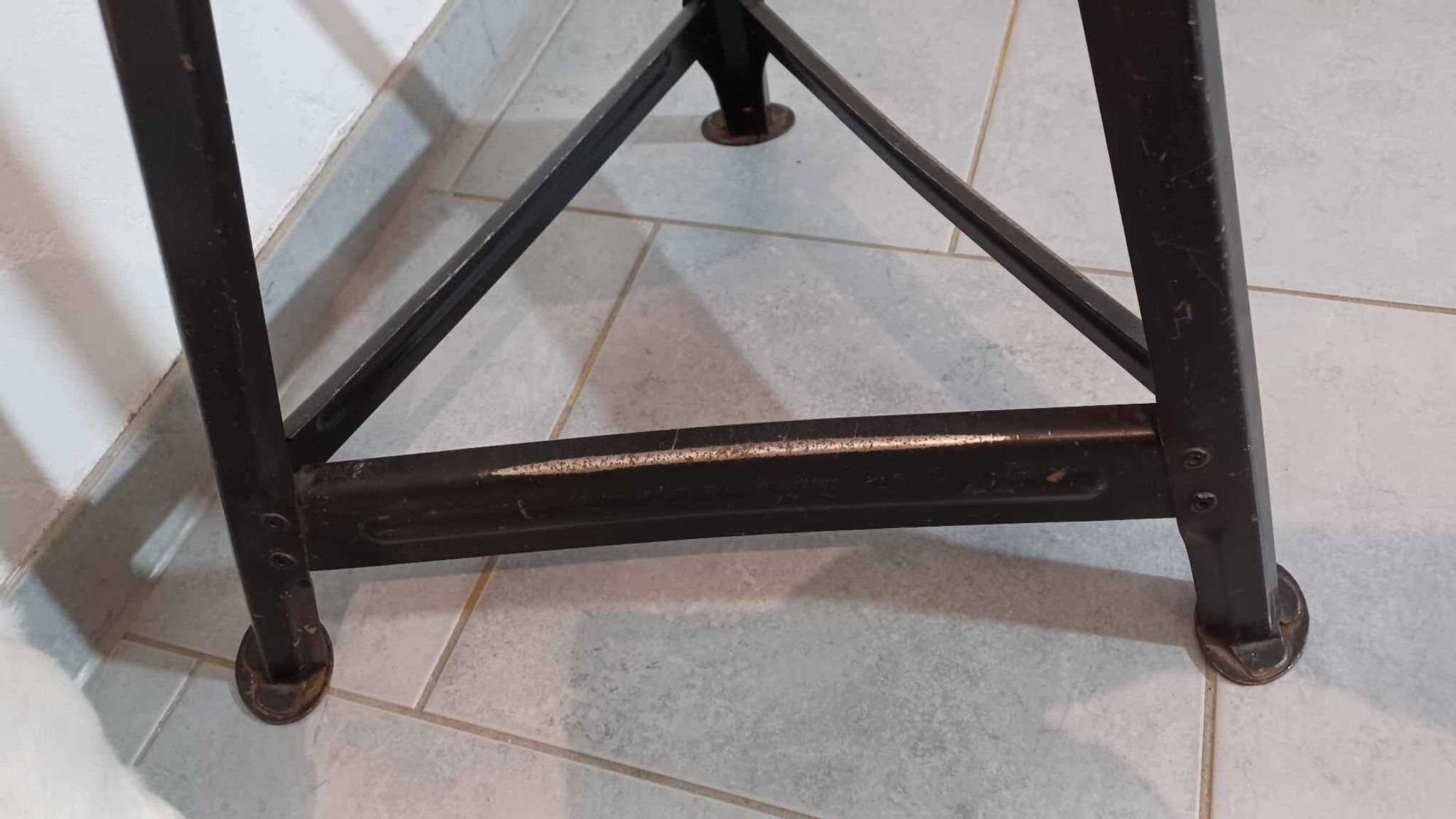 Tabouret métal & bois dans le style de Rowac années 1950/60. industriel