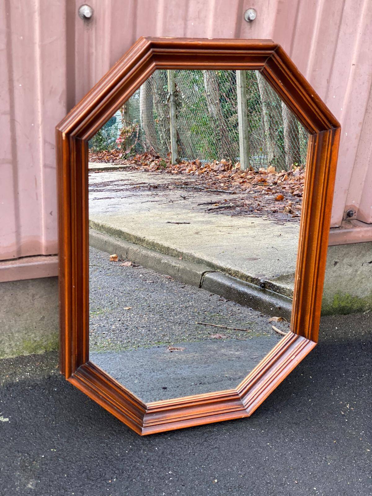 Vintage octagonal mirror in solid wood 70x50cm