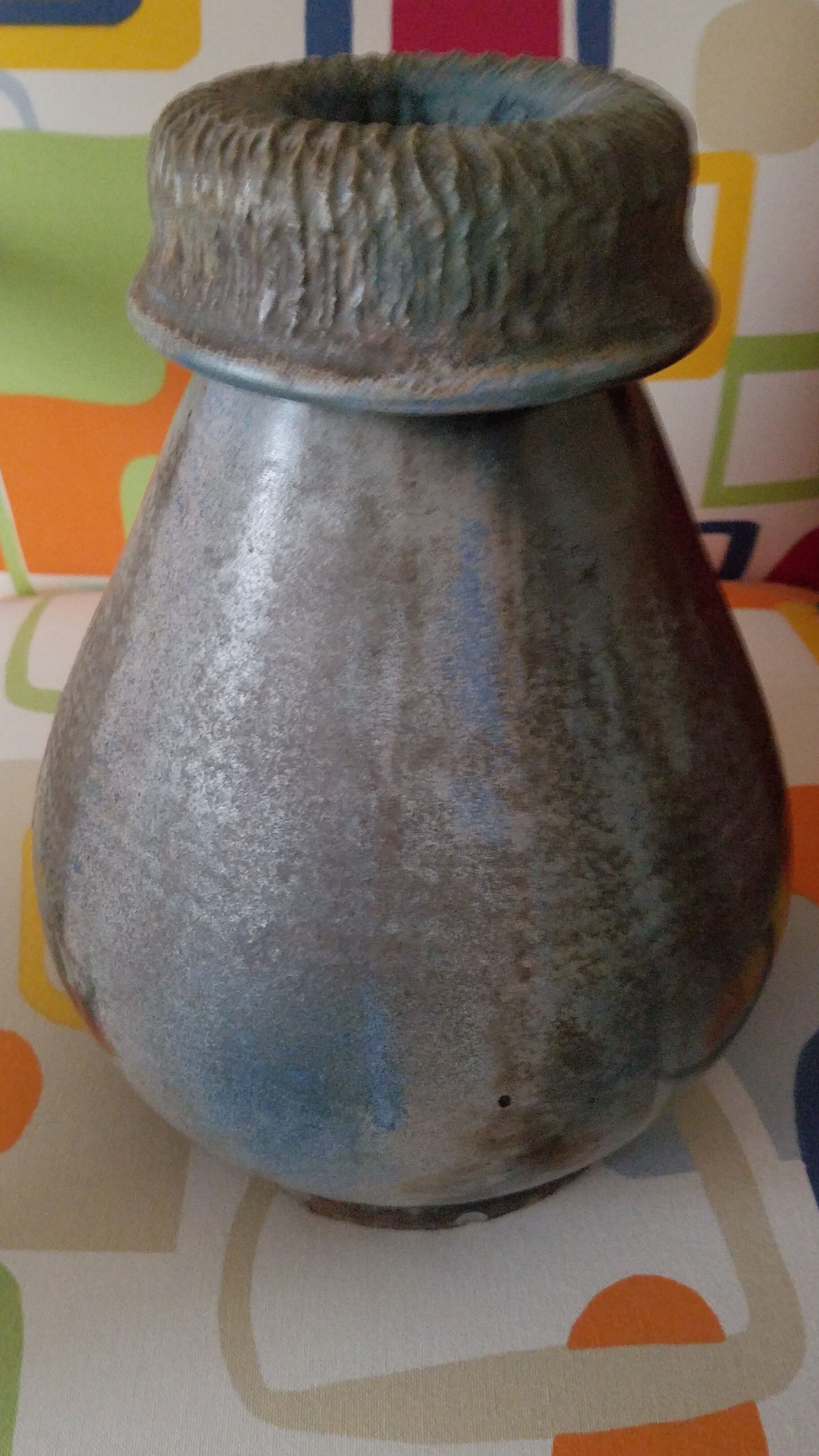 Ceramic vase stone sign pigaglio