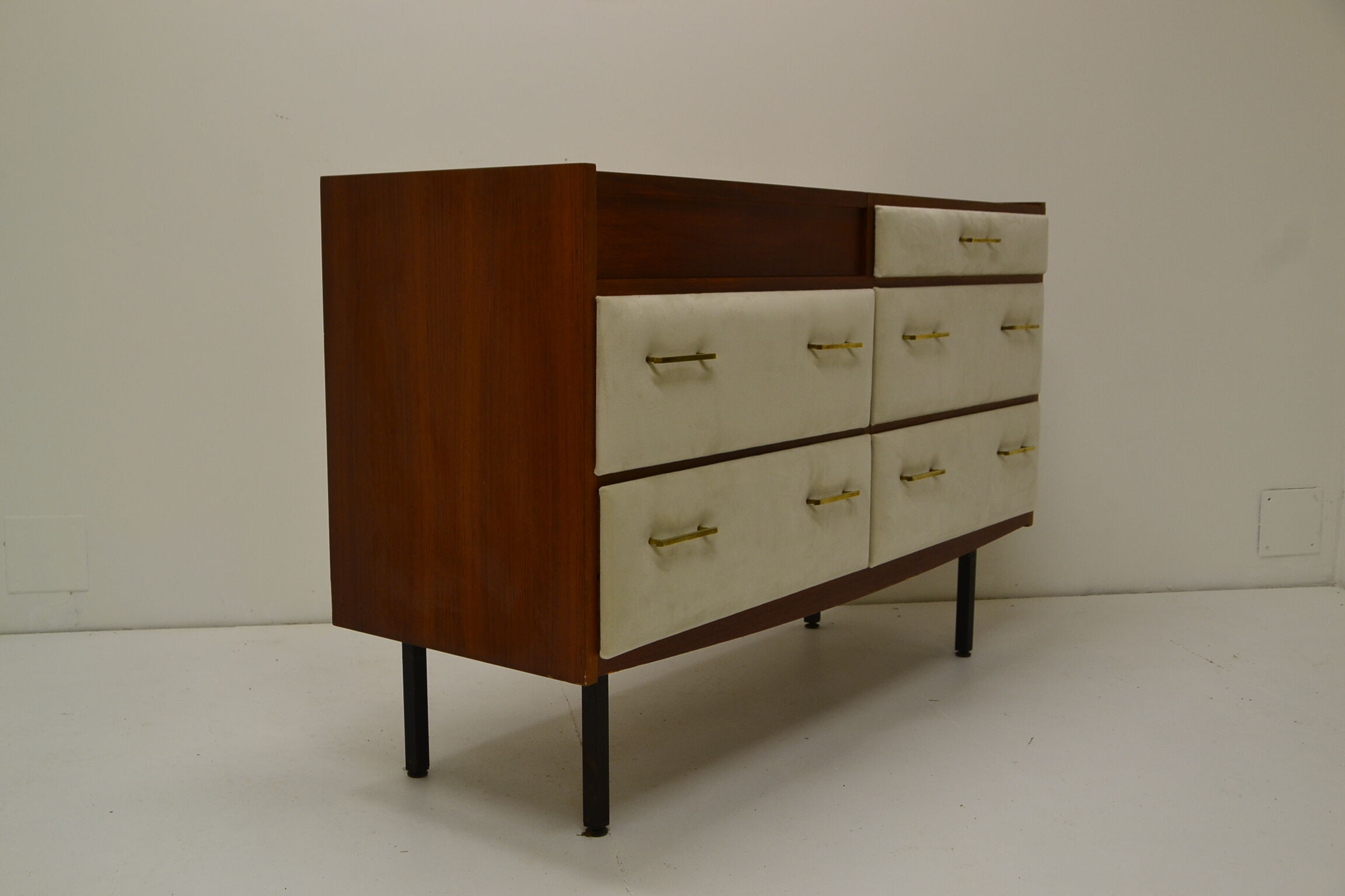 Small row of Roger Landault