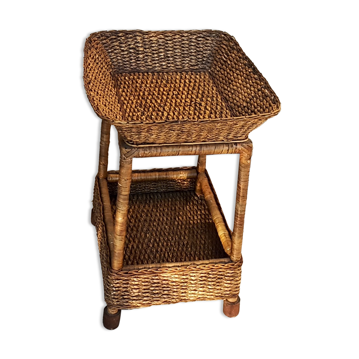 Vintage rattan service