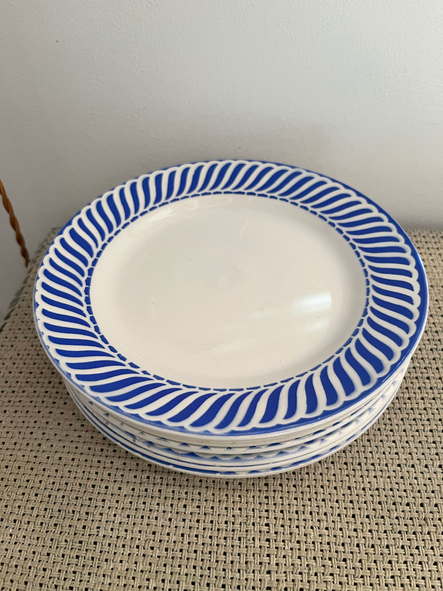 7 dessert plates